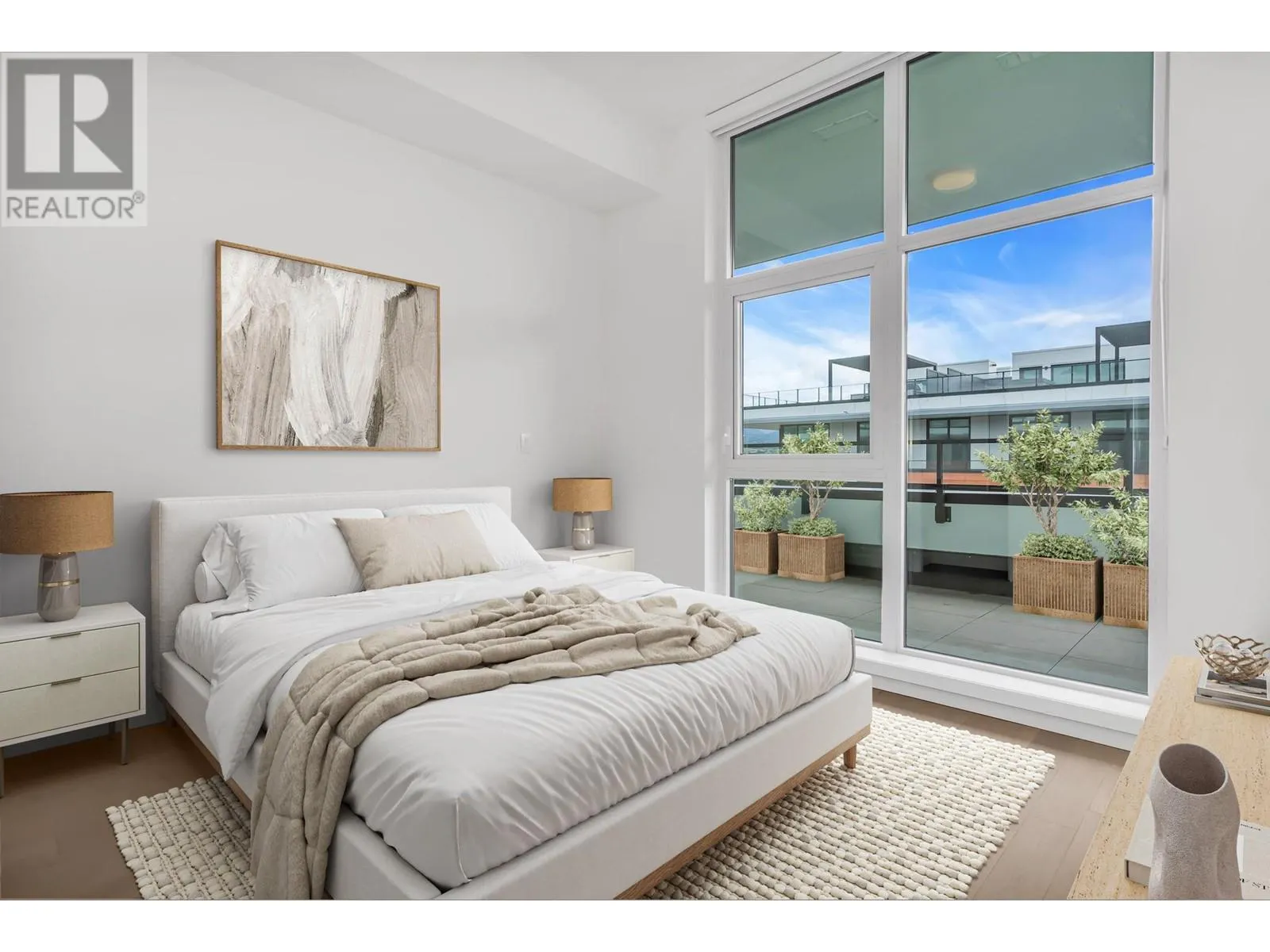 3389 Lakeshore Road Unit# 601
