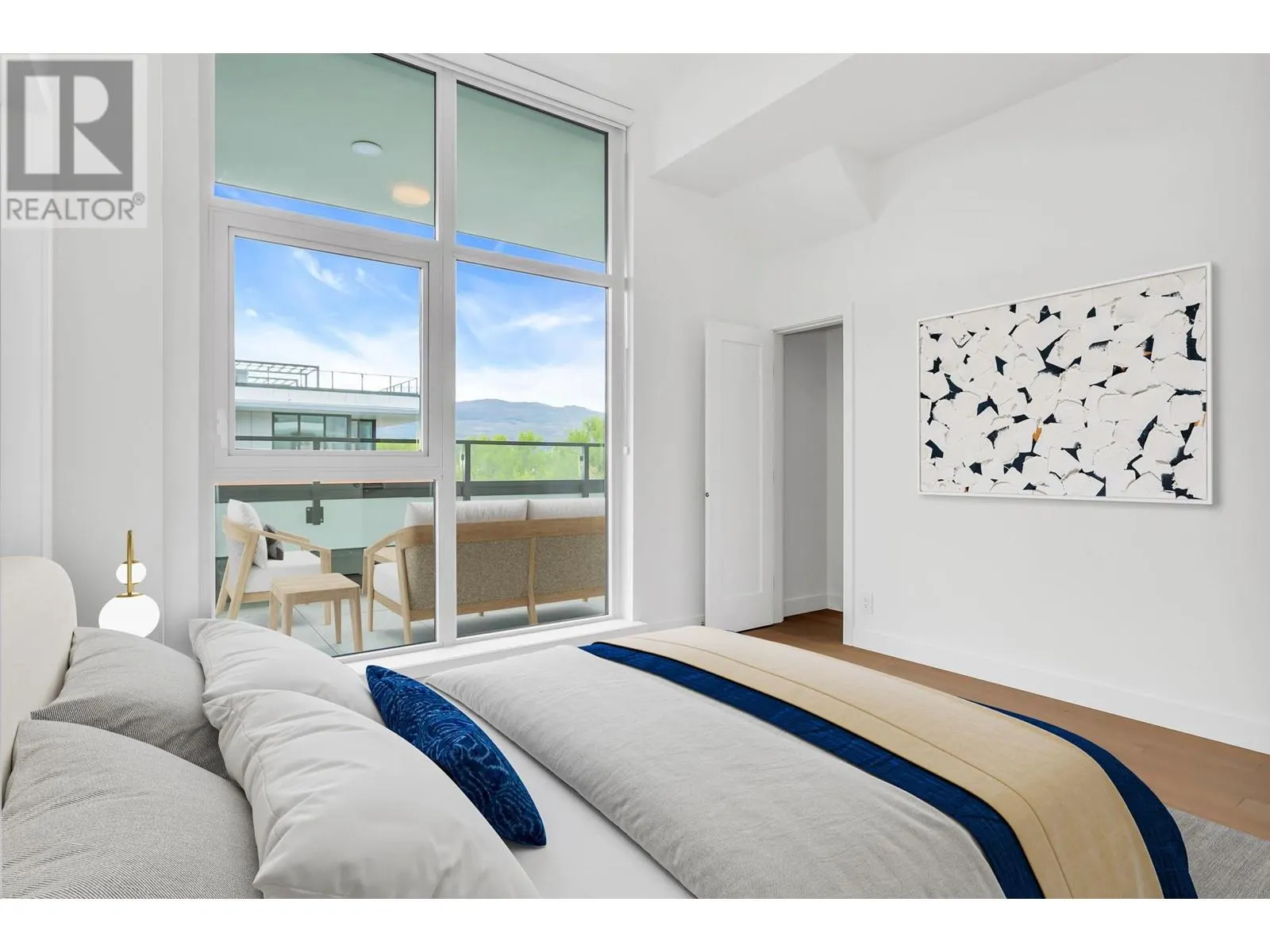3389 Lakeshore Road Unit# 601
