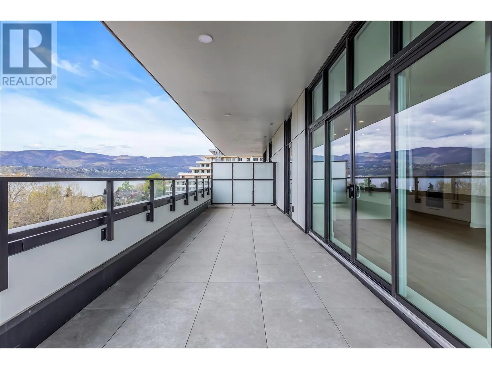 3389 Lakeshore Road Unit# 601