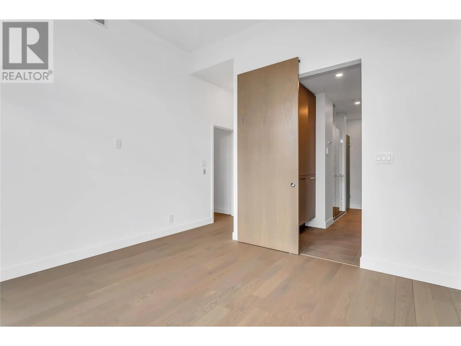 3389 Lakeshore Road Unit# 601