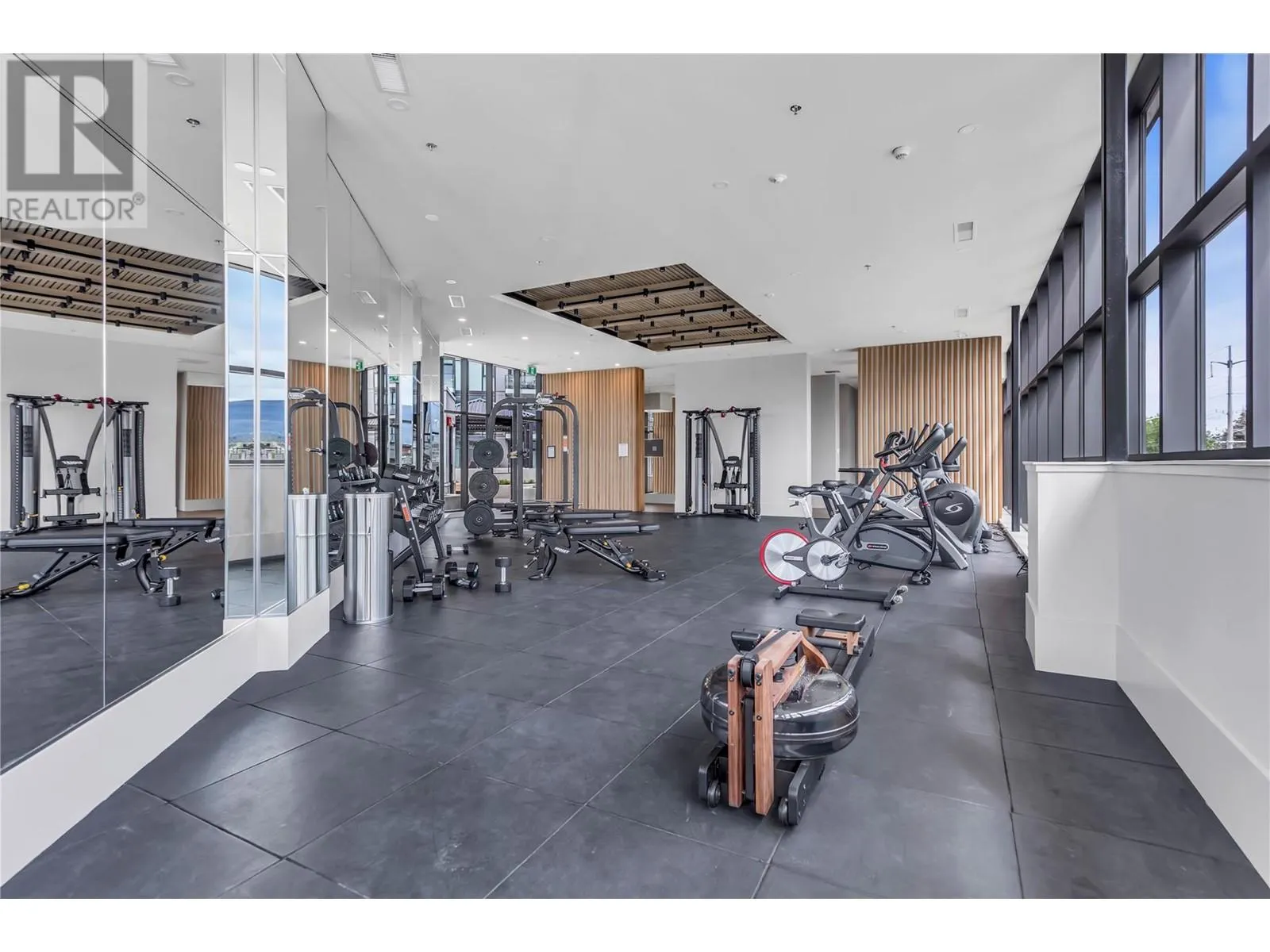 3389 Lakeshore Road Unit# 601