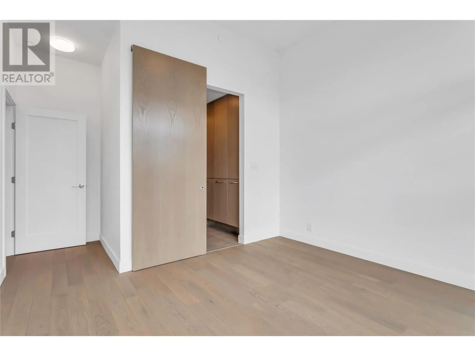 3389 Lakeshore Road Unit# 601