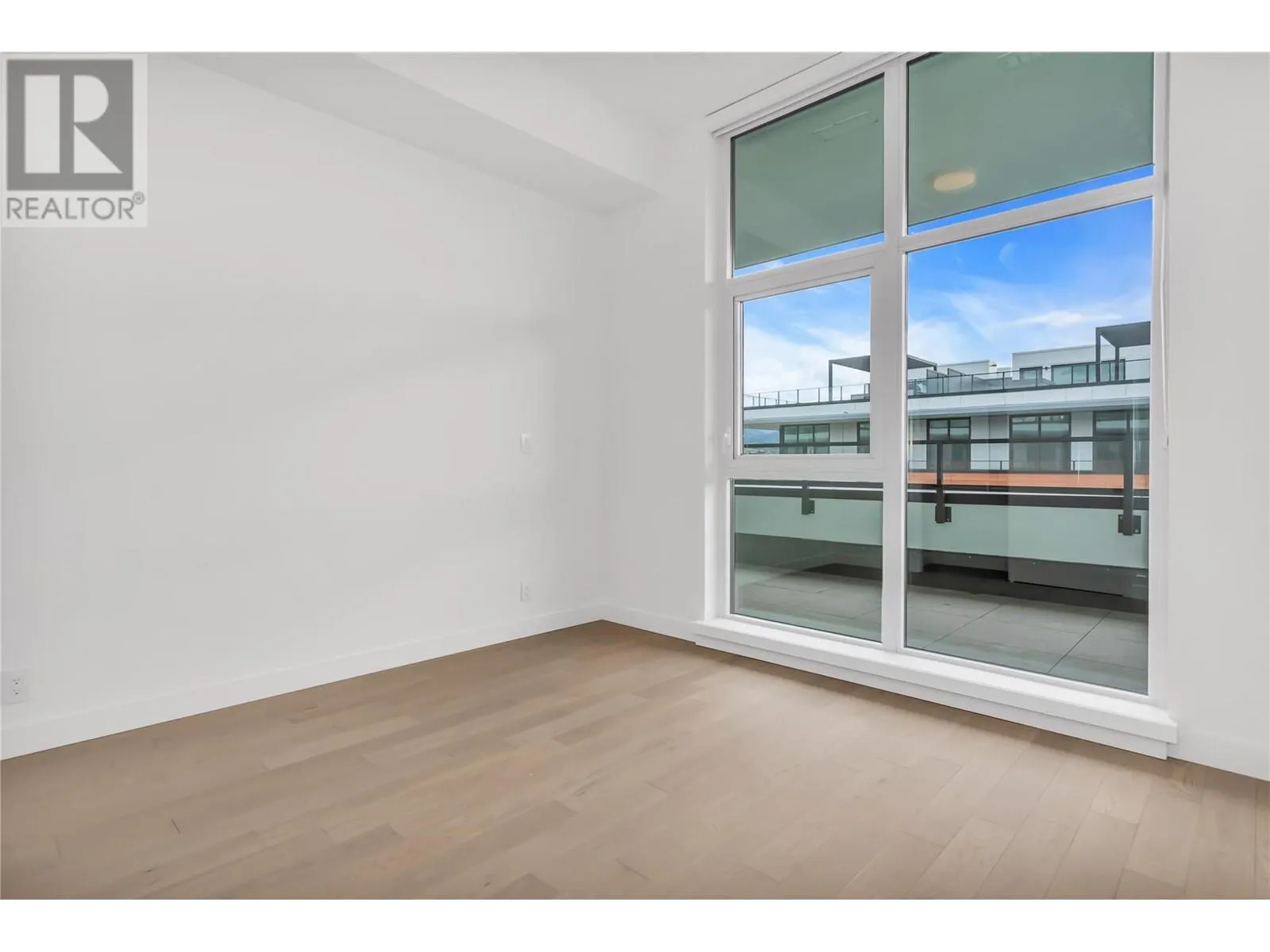 3389 Lakeshore Road Unit# 601