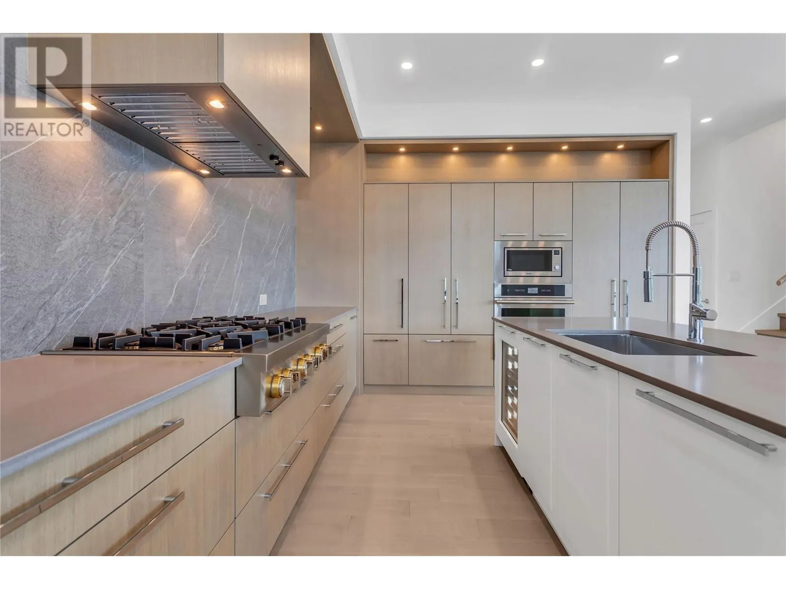 3389 Lakeshore Road Unit# 601