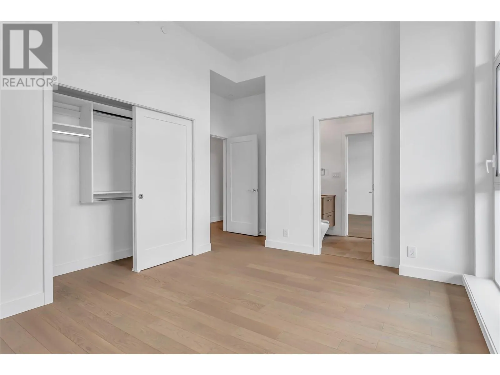 3389 Lakeshore Road Unit# 601