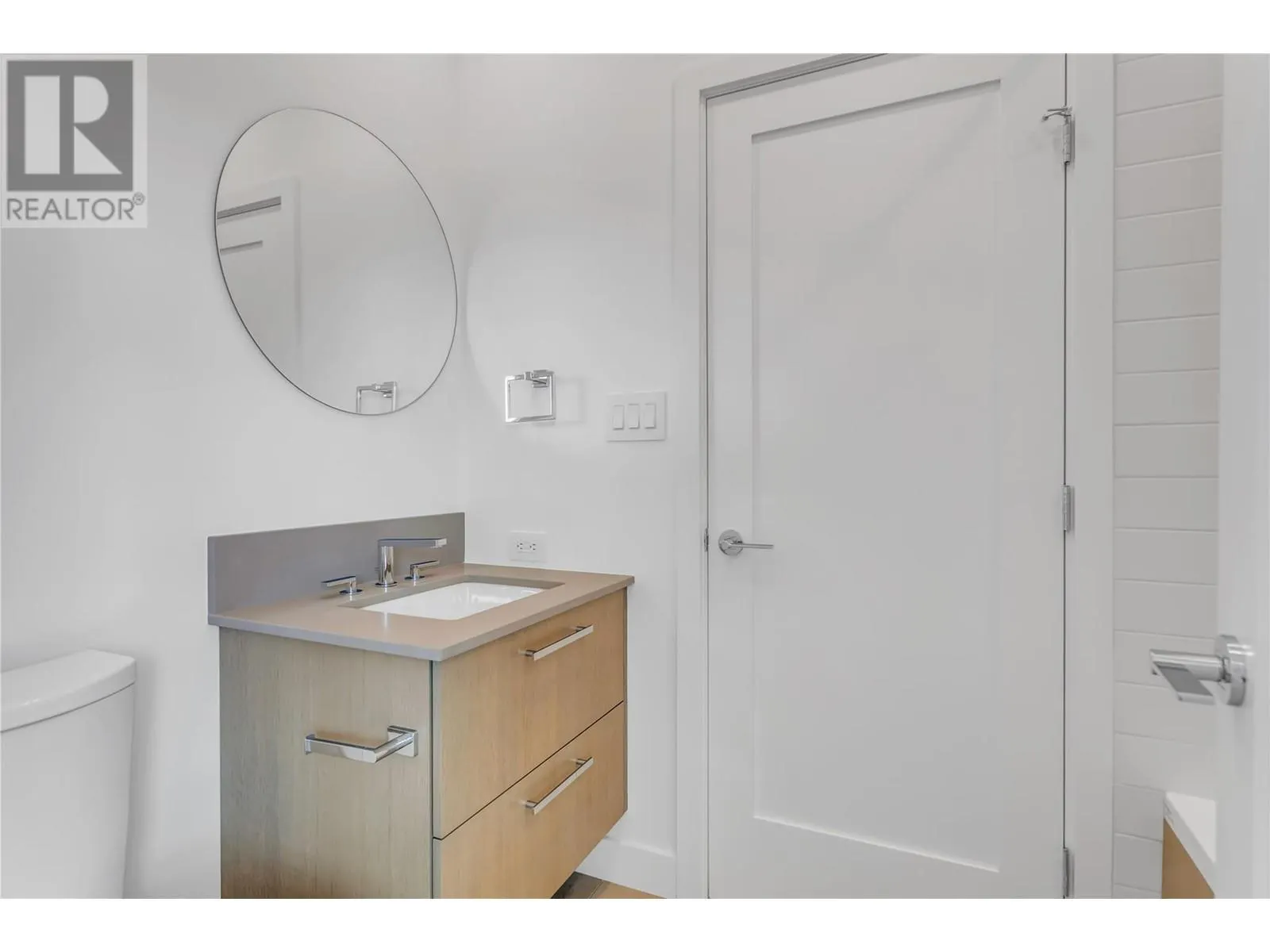 3389 Lakeshore Road Unit# 601