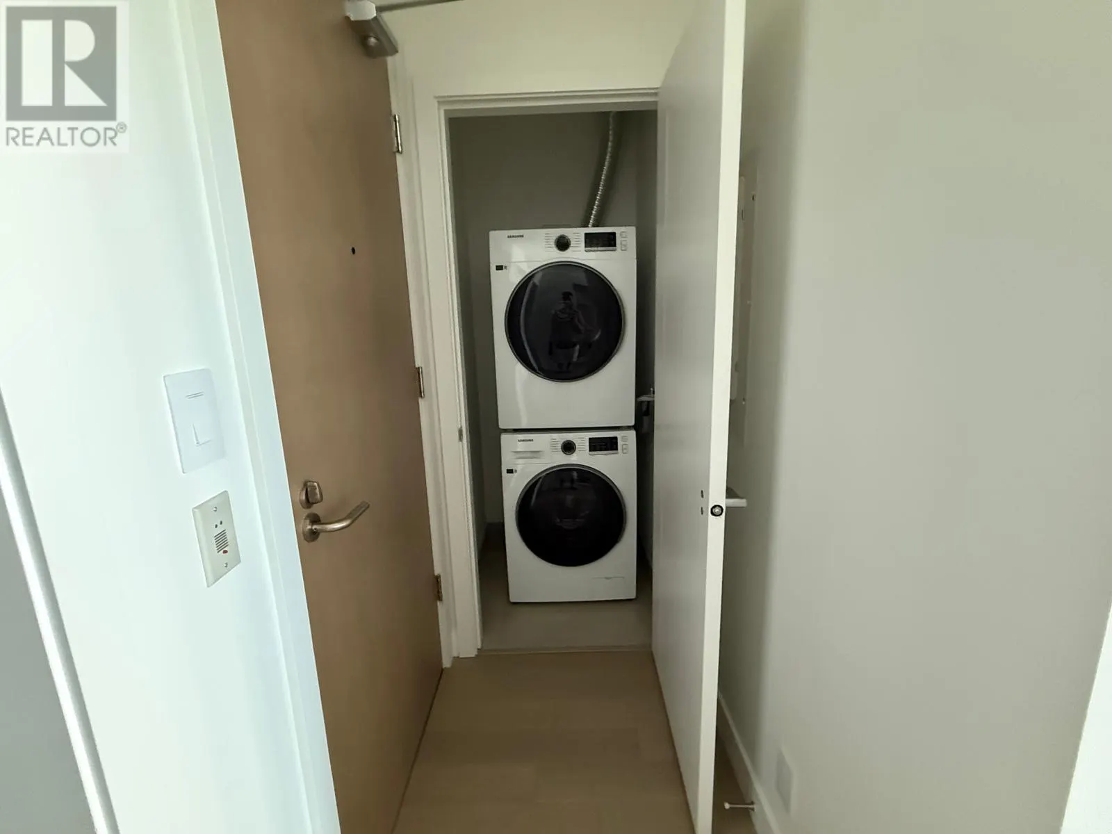 3409 Lakeshore Road Unit# 405