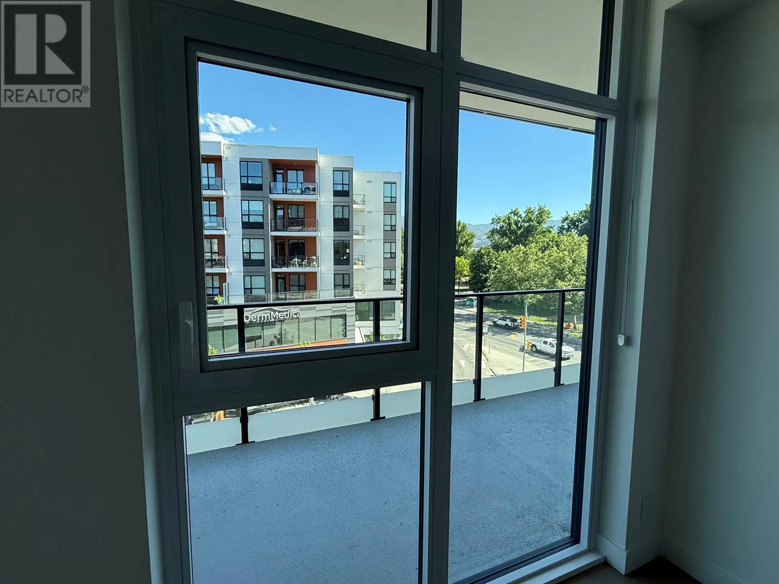 3409 Lakeshore Road Unit# 405