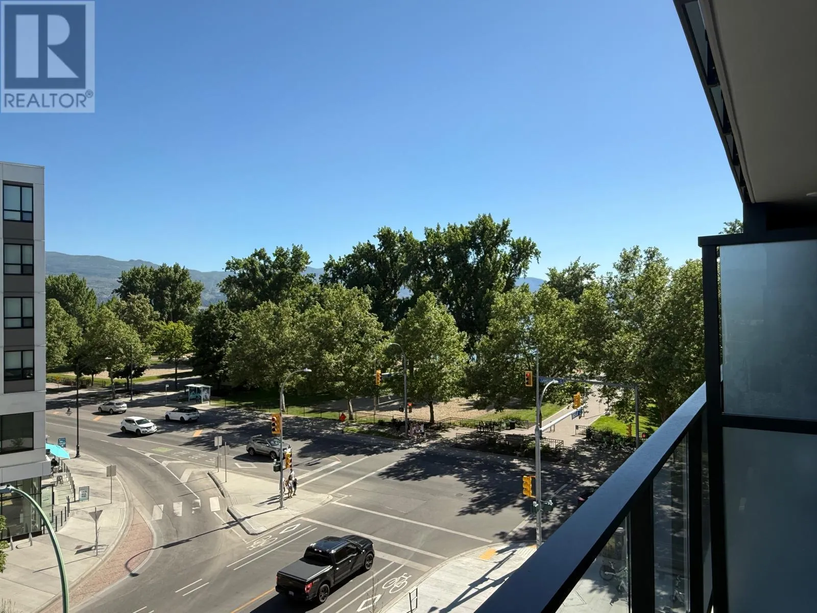 3409 Lakeshore Road Unit# 405