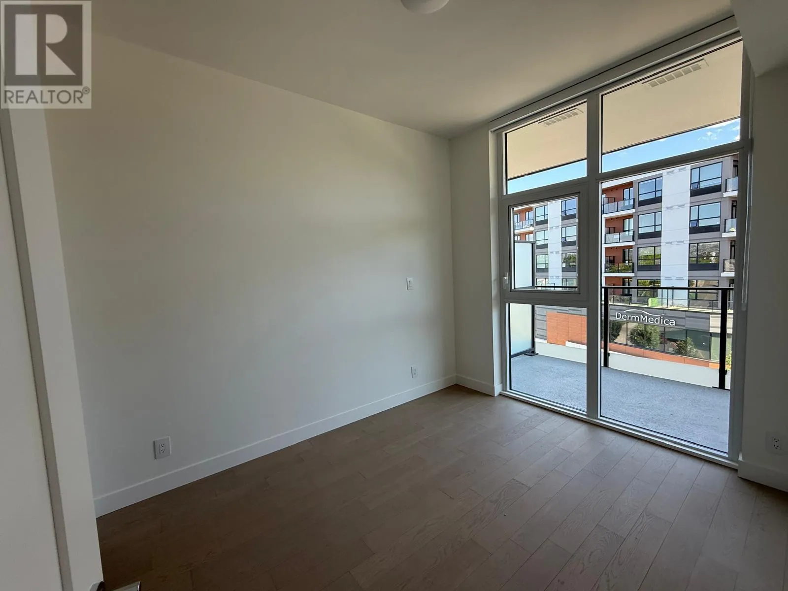 3409 Lakeshore Road Unit# 405