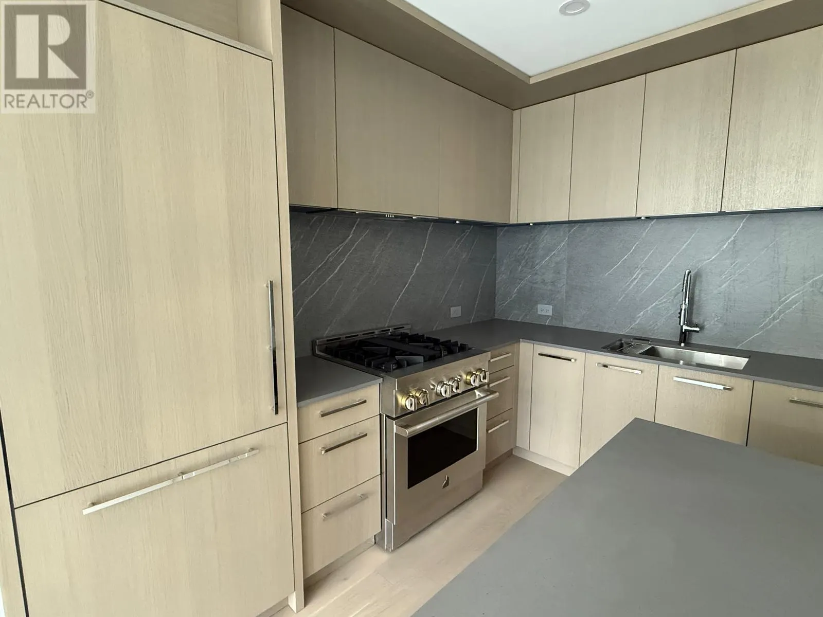 3409 Lakeshore Road Unit# 405