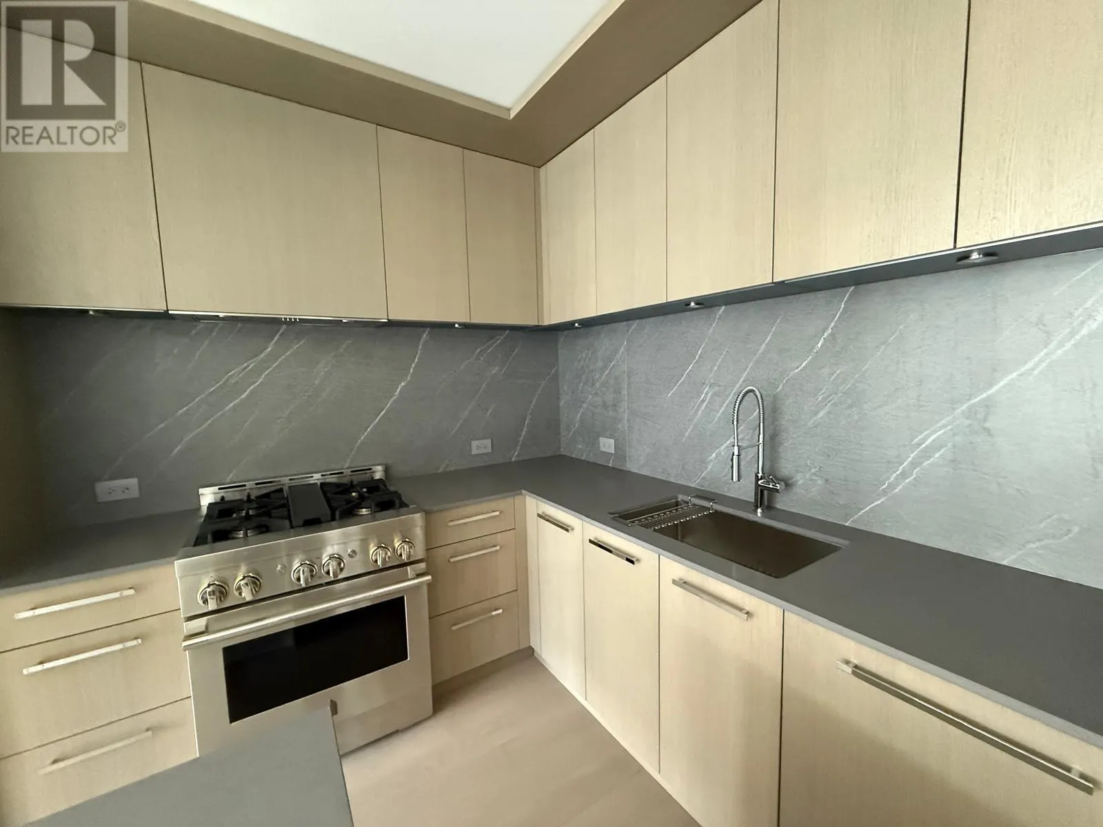 3409 Lakeshore Road Unit# 405