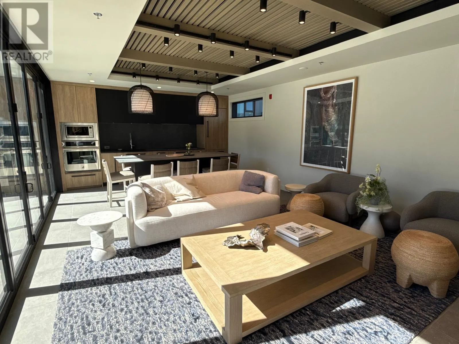 3409 Lakeshore Road Unit# 405