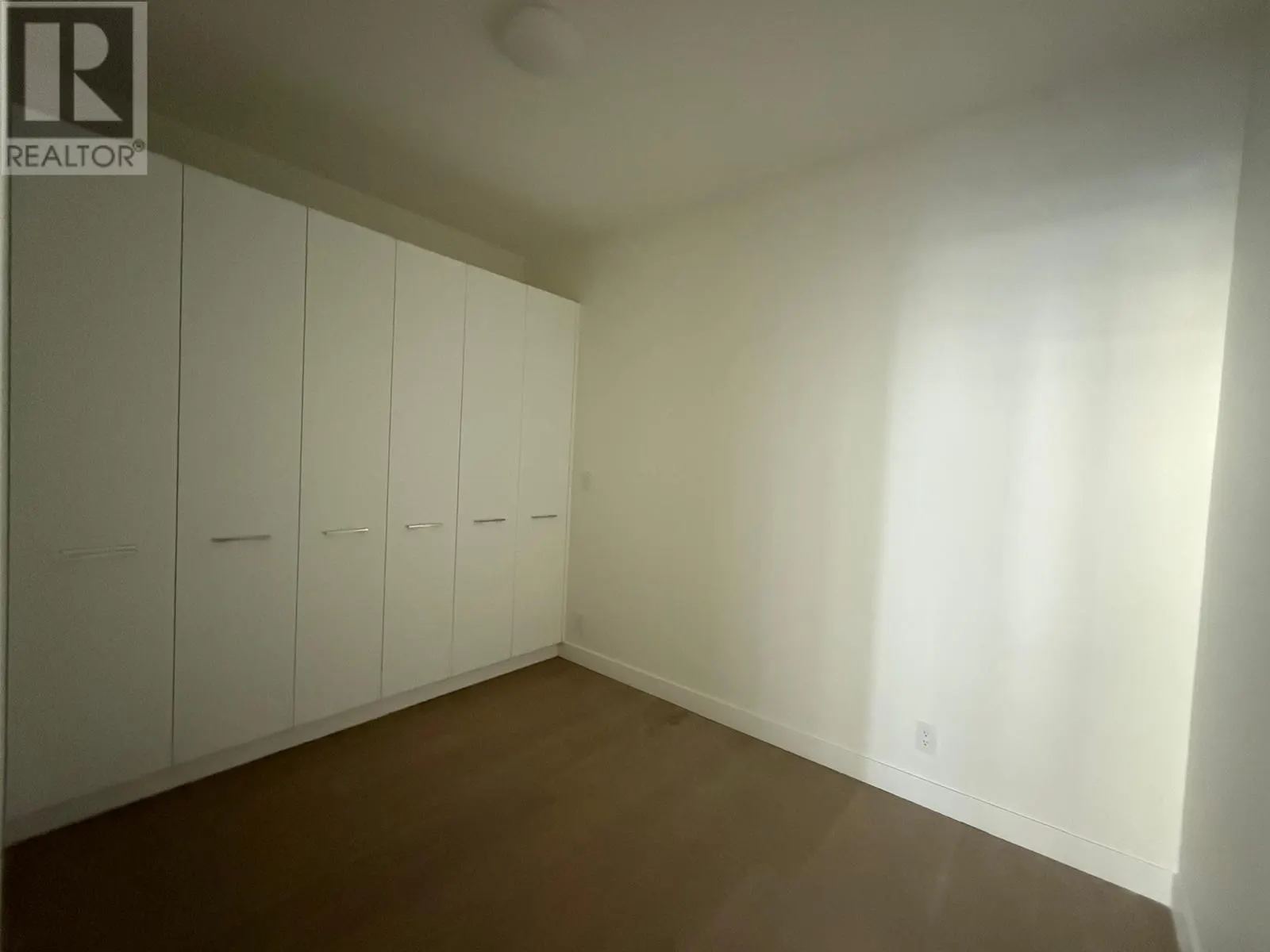 3409 Lakeshore Road Unit# 405
