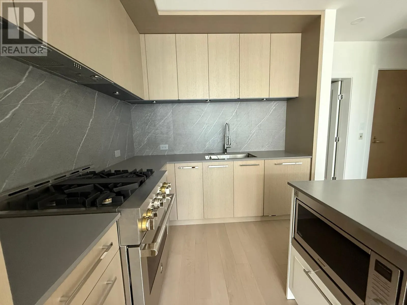 3409 Lakeshore Road Unit# 405