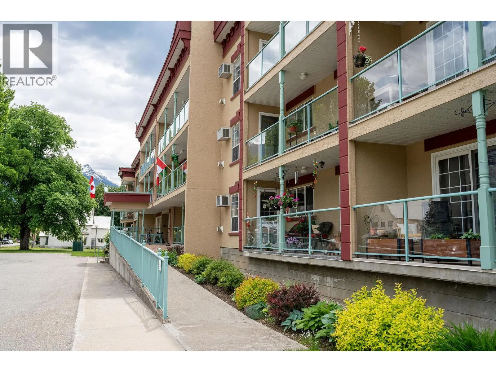 311 Sixth Street E Unit# 205