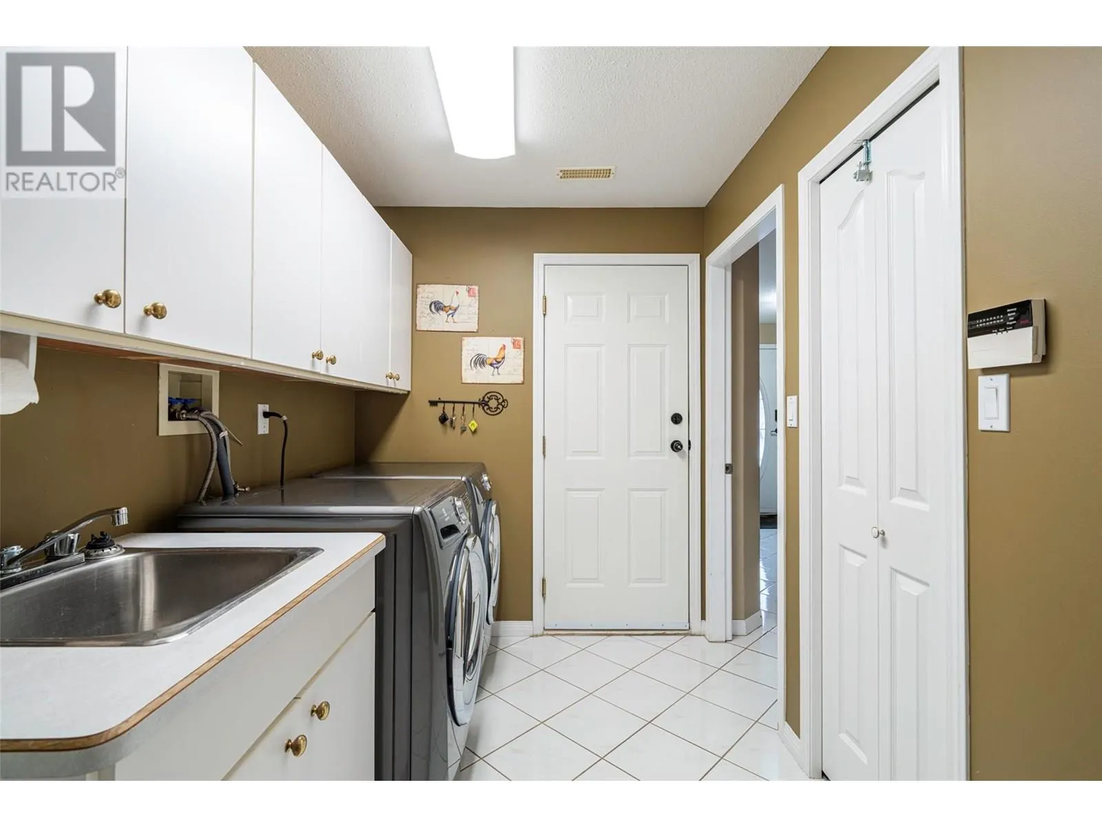 6769 Foothills Drive