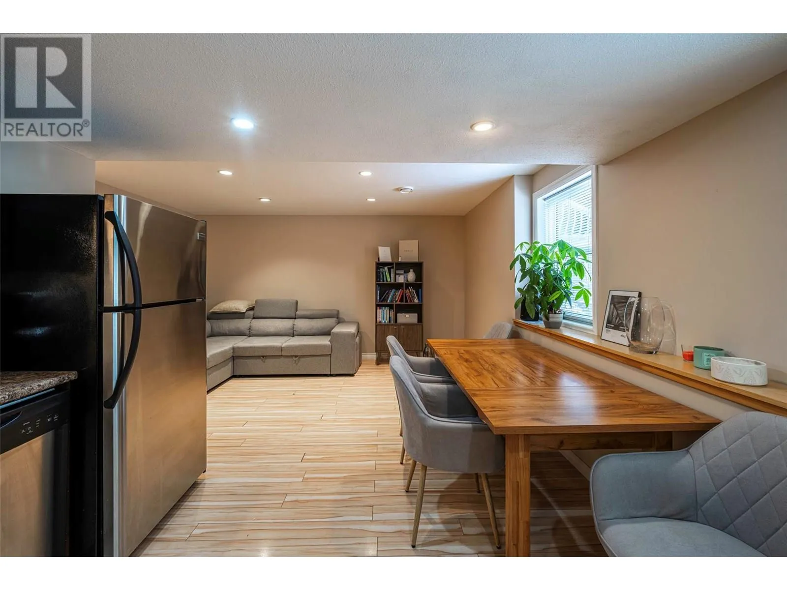 6769 Foothills Drive