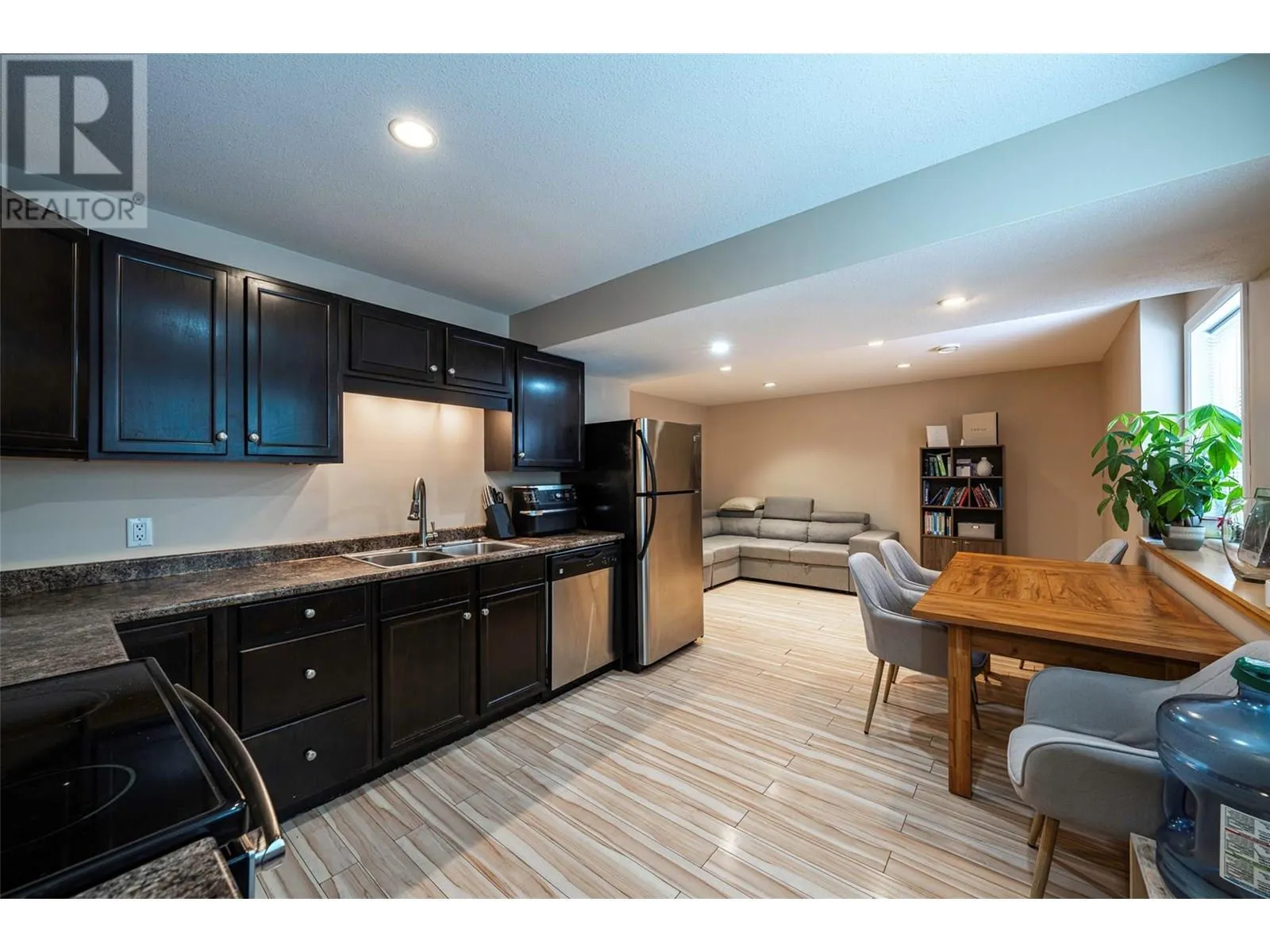 6769 Foothills Drive