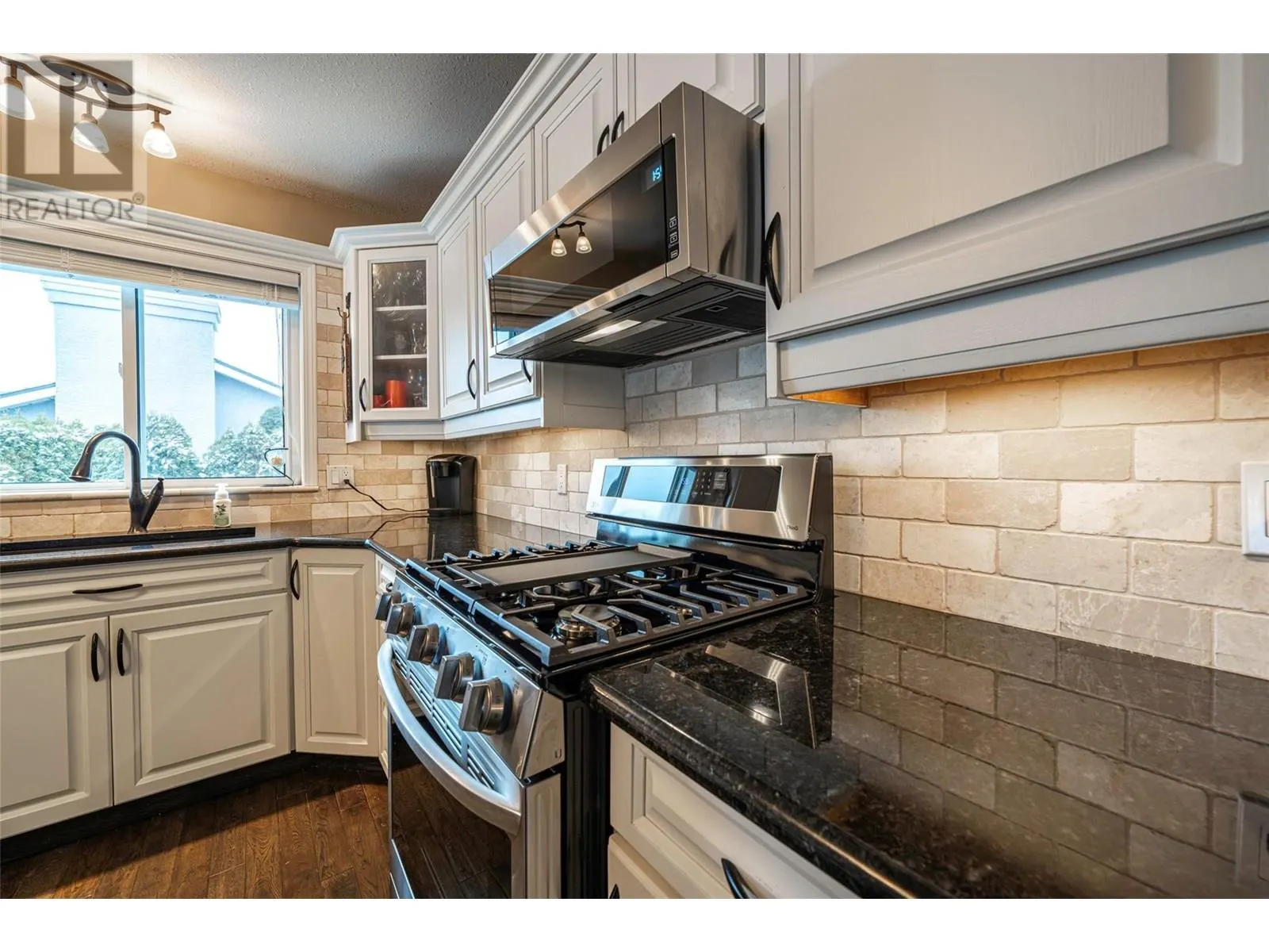 6769 Foothills Drive