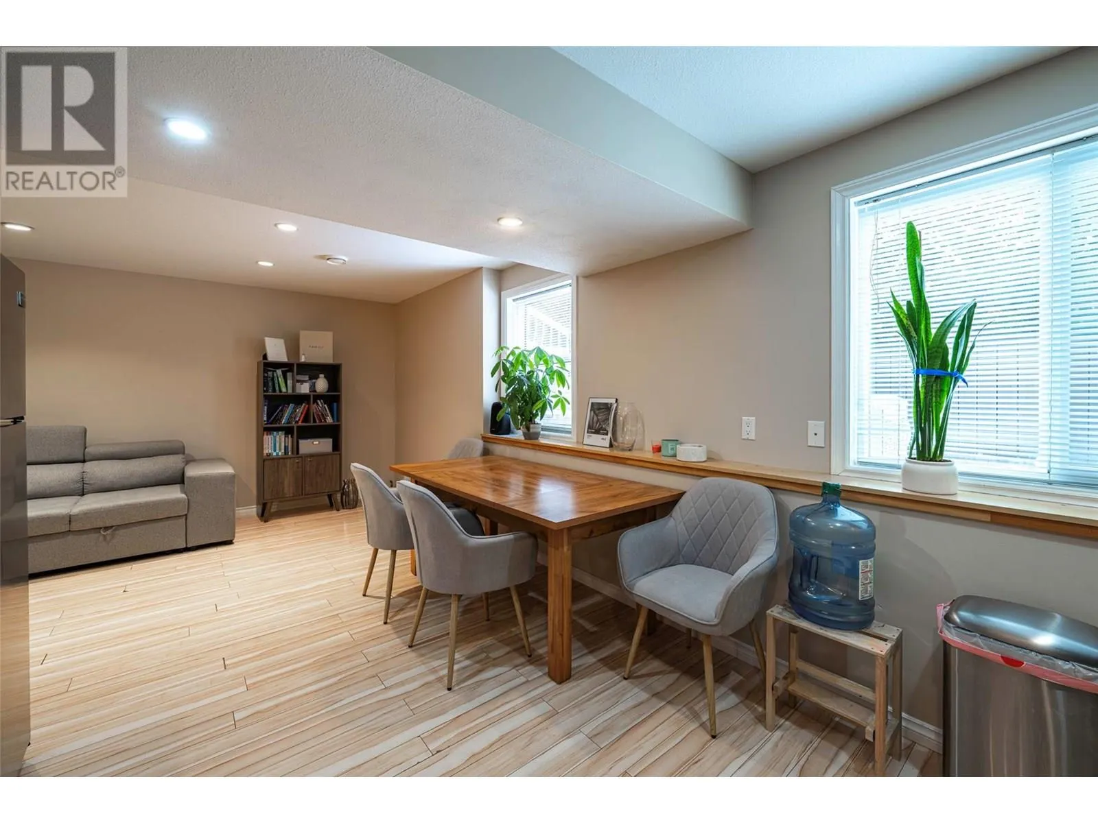 6769 Foothills Drive