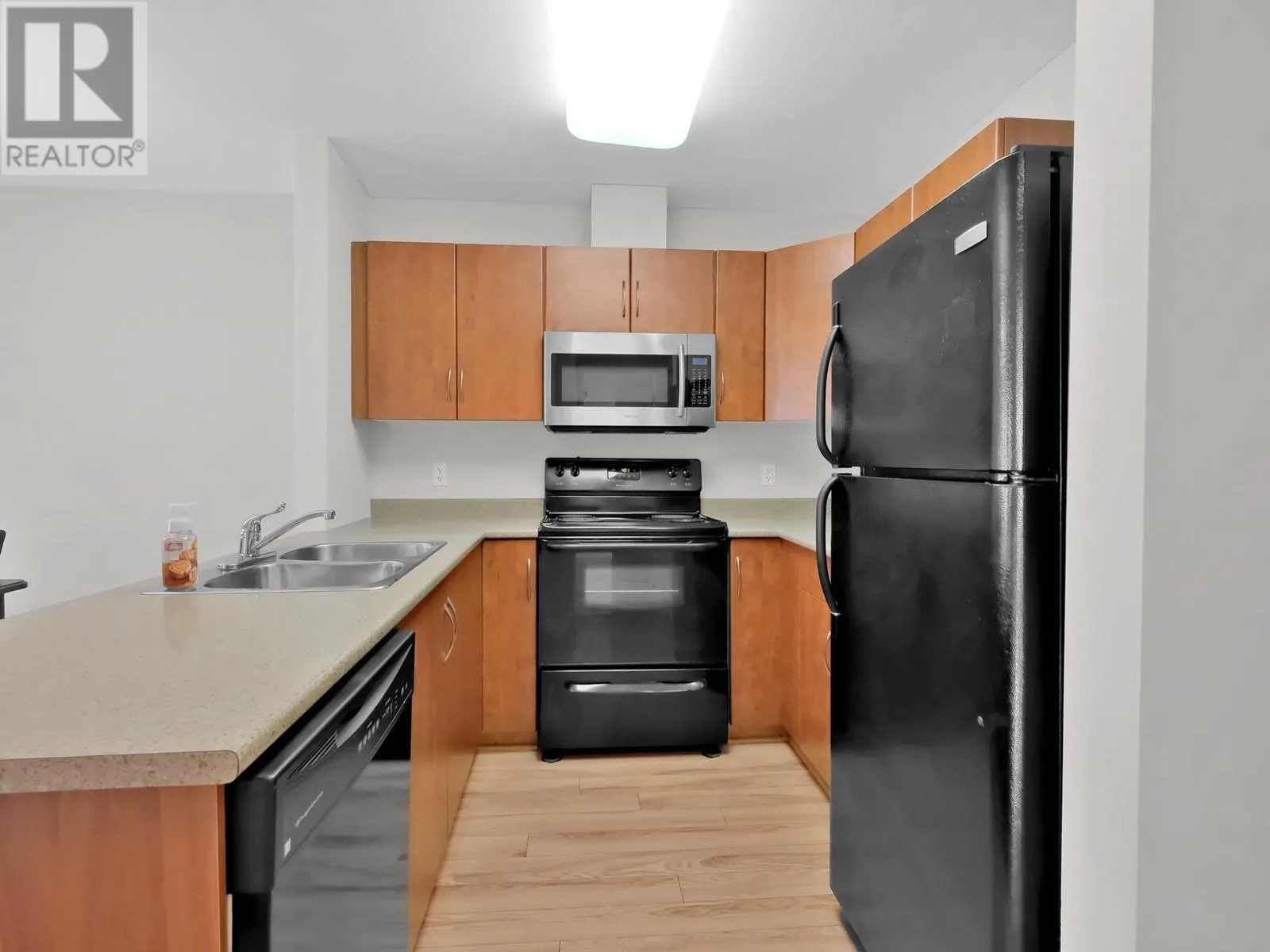1479 Glenmore Road N Unit# 302