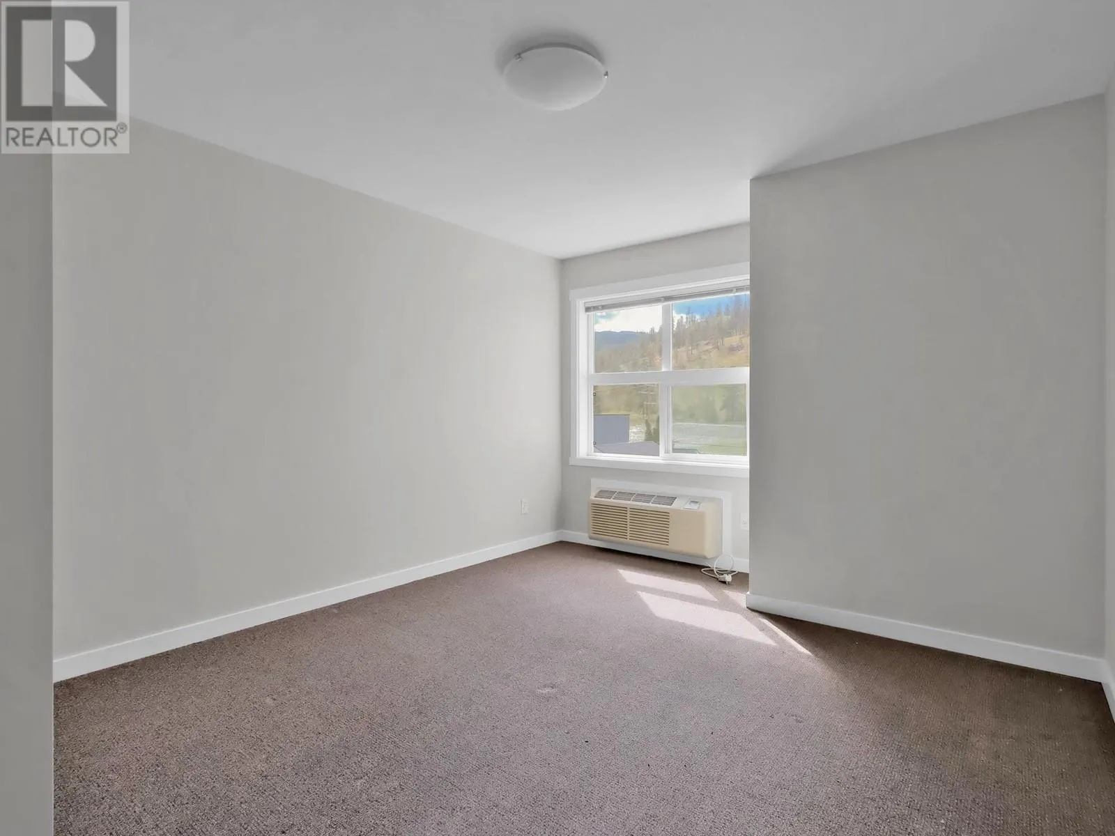1479 Glenmore Road N Unit# 302
