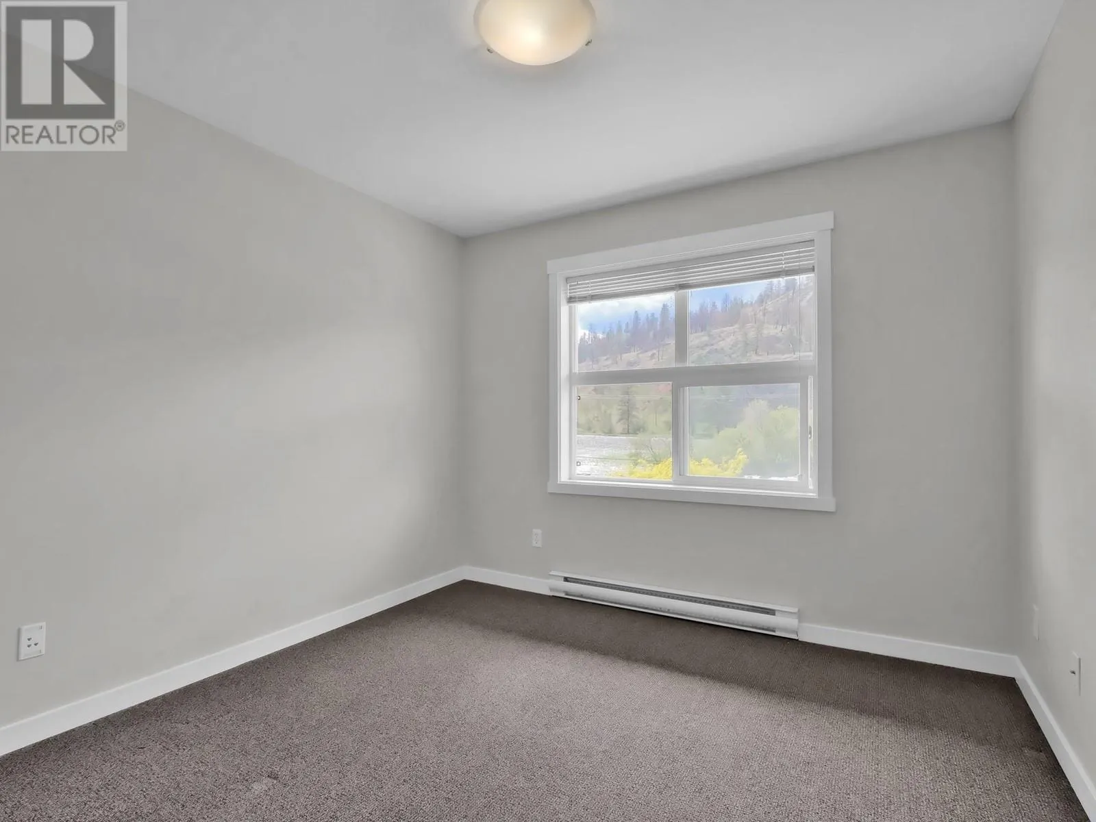1479 Glenmore Road N Unit# 302