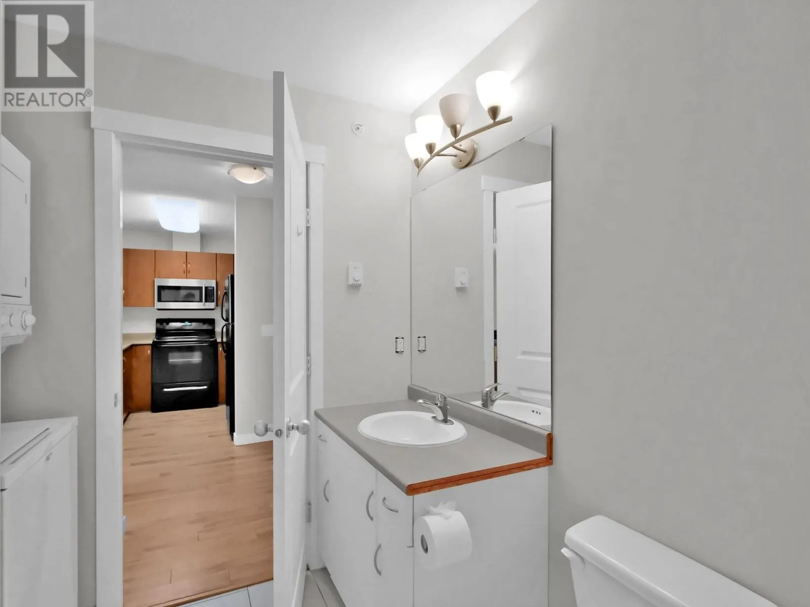 1479 Glenmore Road N Unit# 302