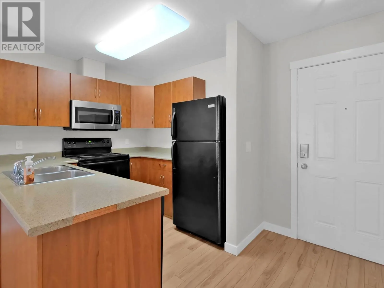 1479 Glenmore Road N Unit# 302