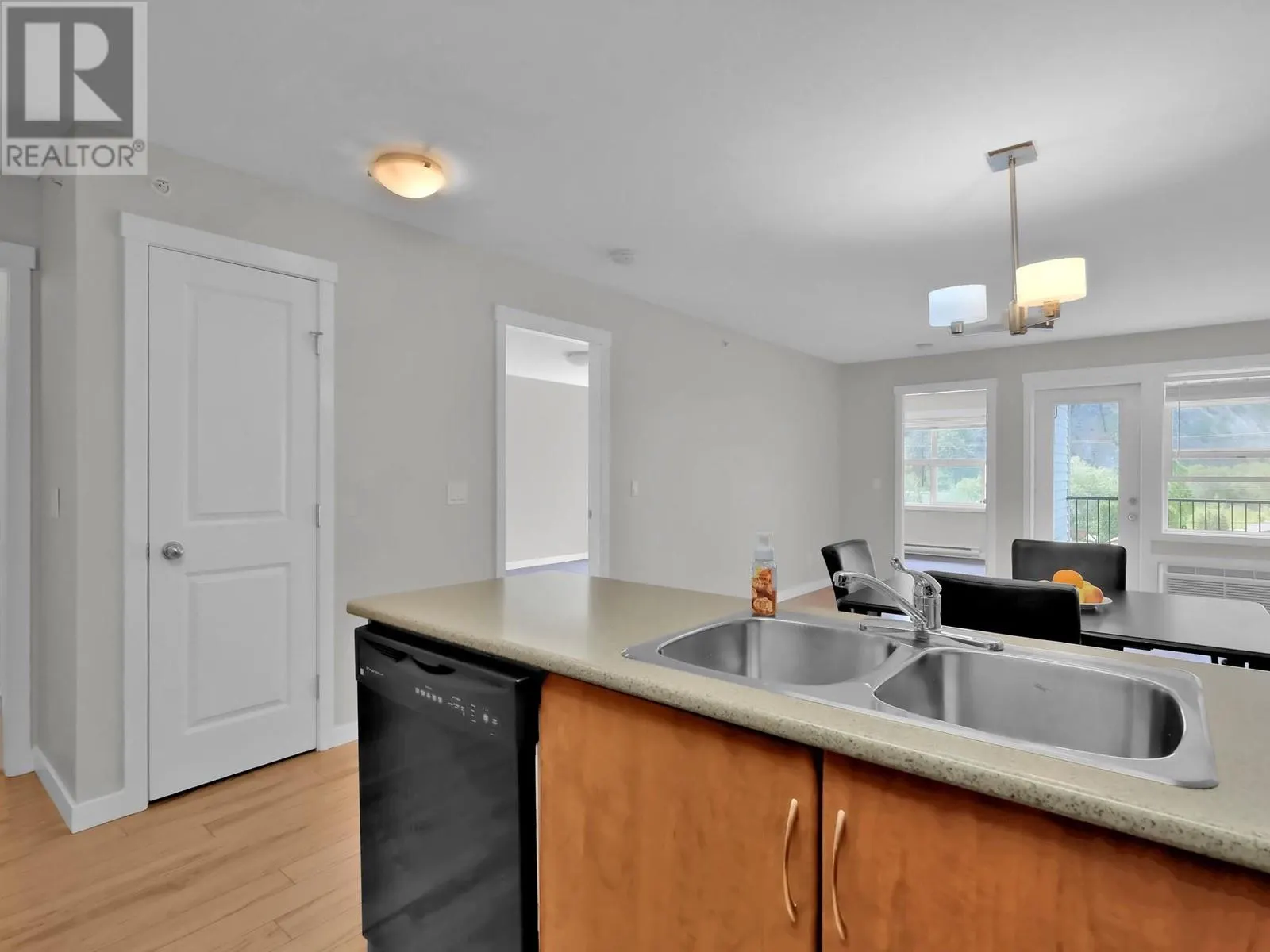 1479 Glenmore Road N Unit# 302