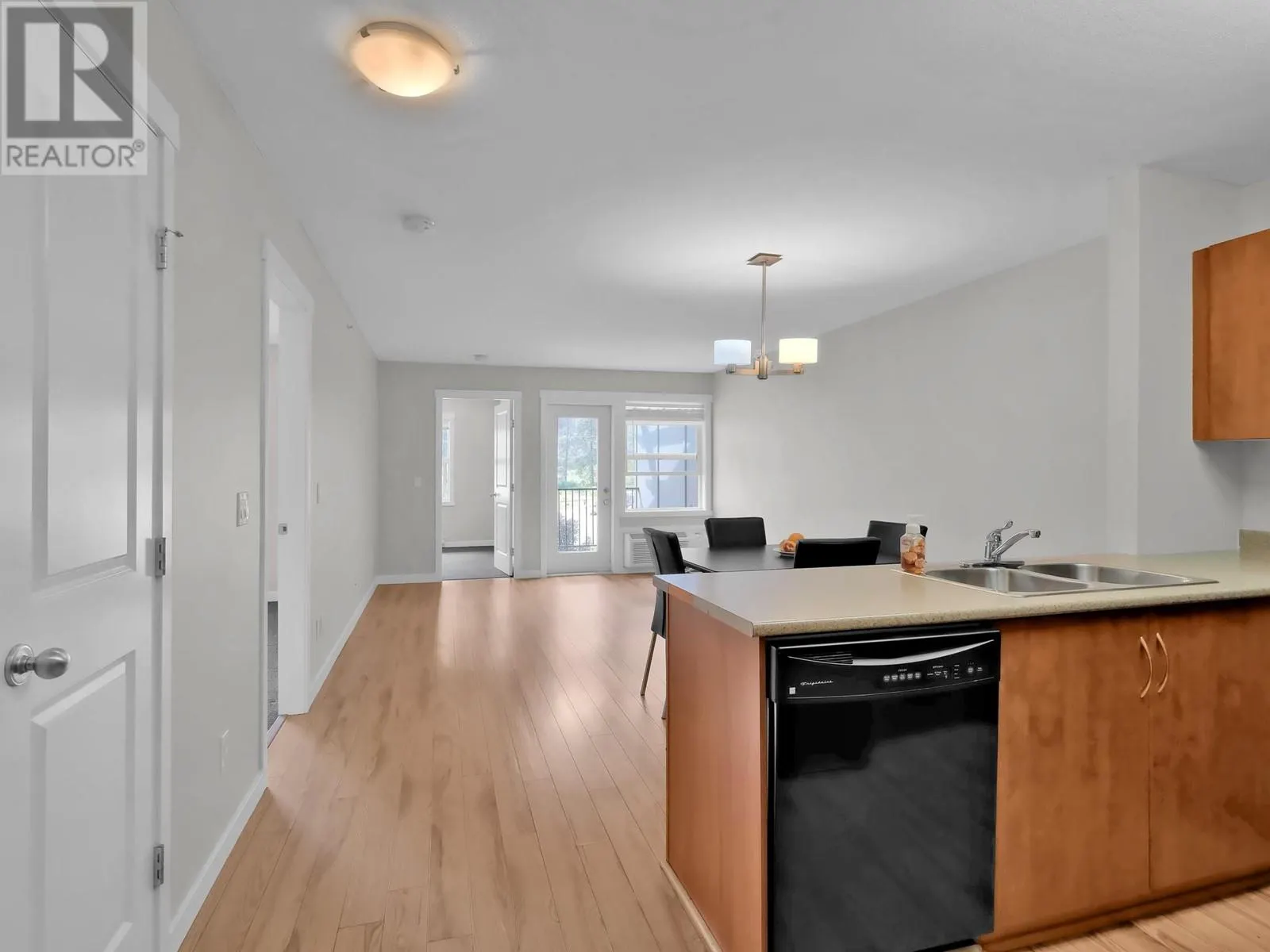 1479 Glenmore Road N Unit# 302