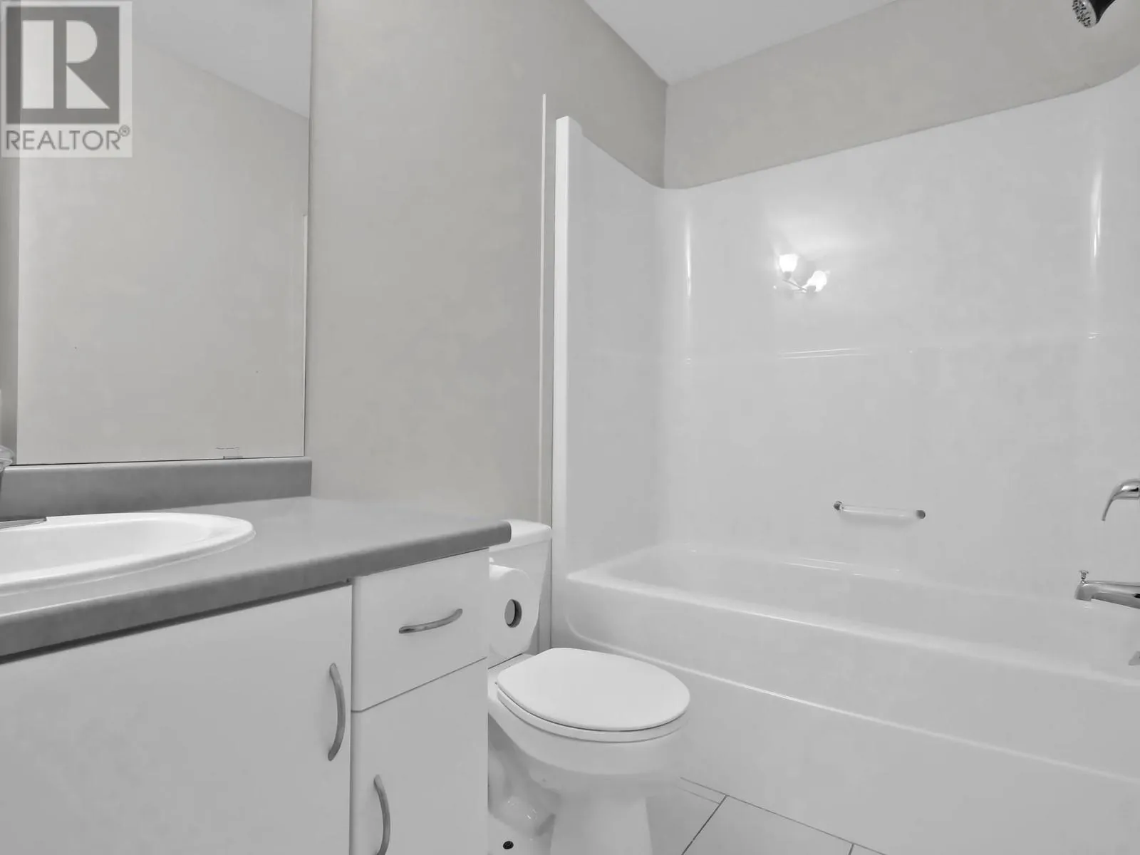 1479 Glenmore Road N Unit# 302