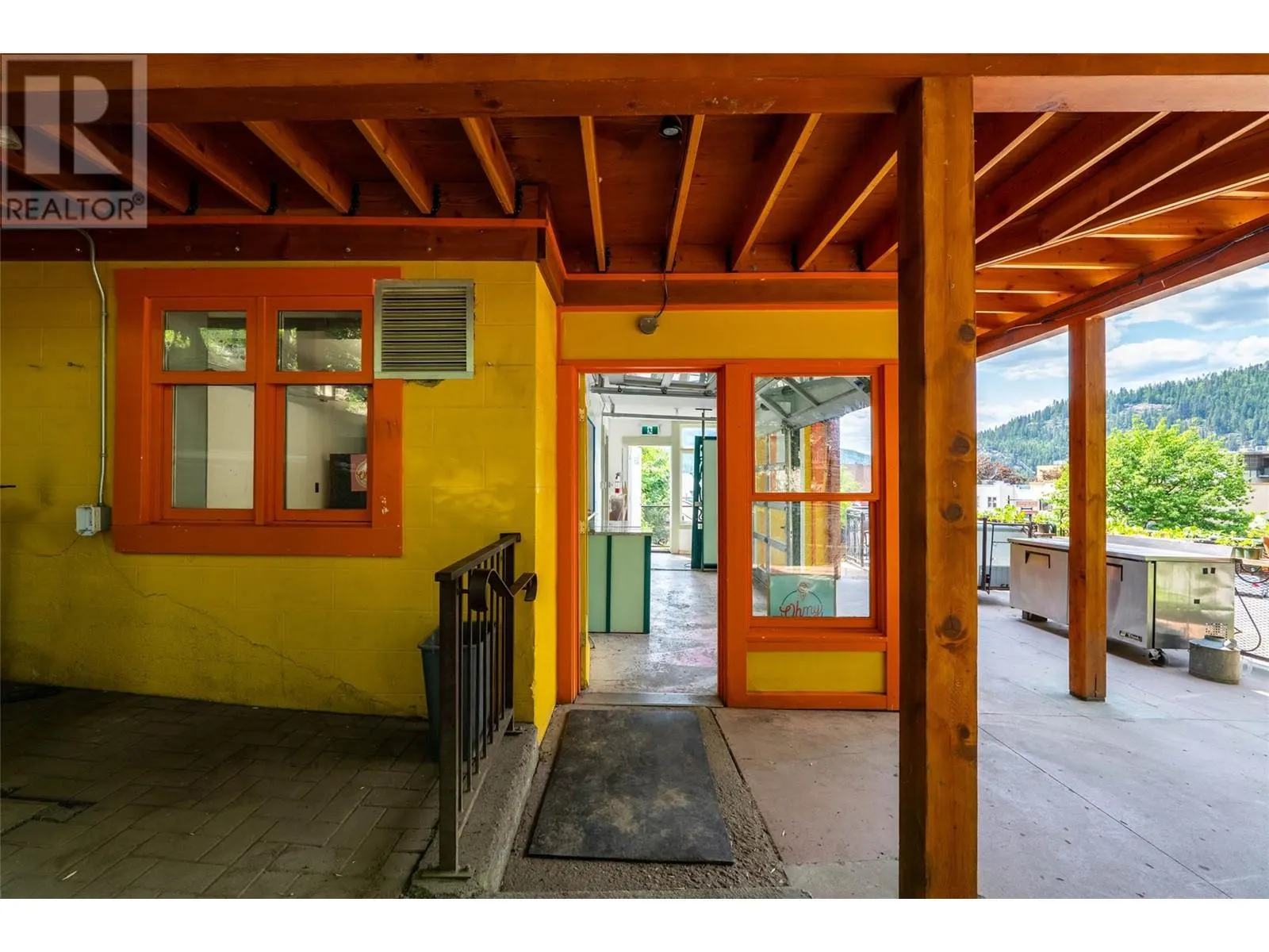 512 Hendryx Street