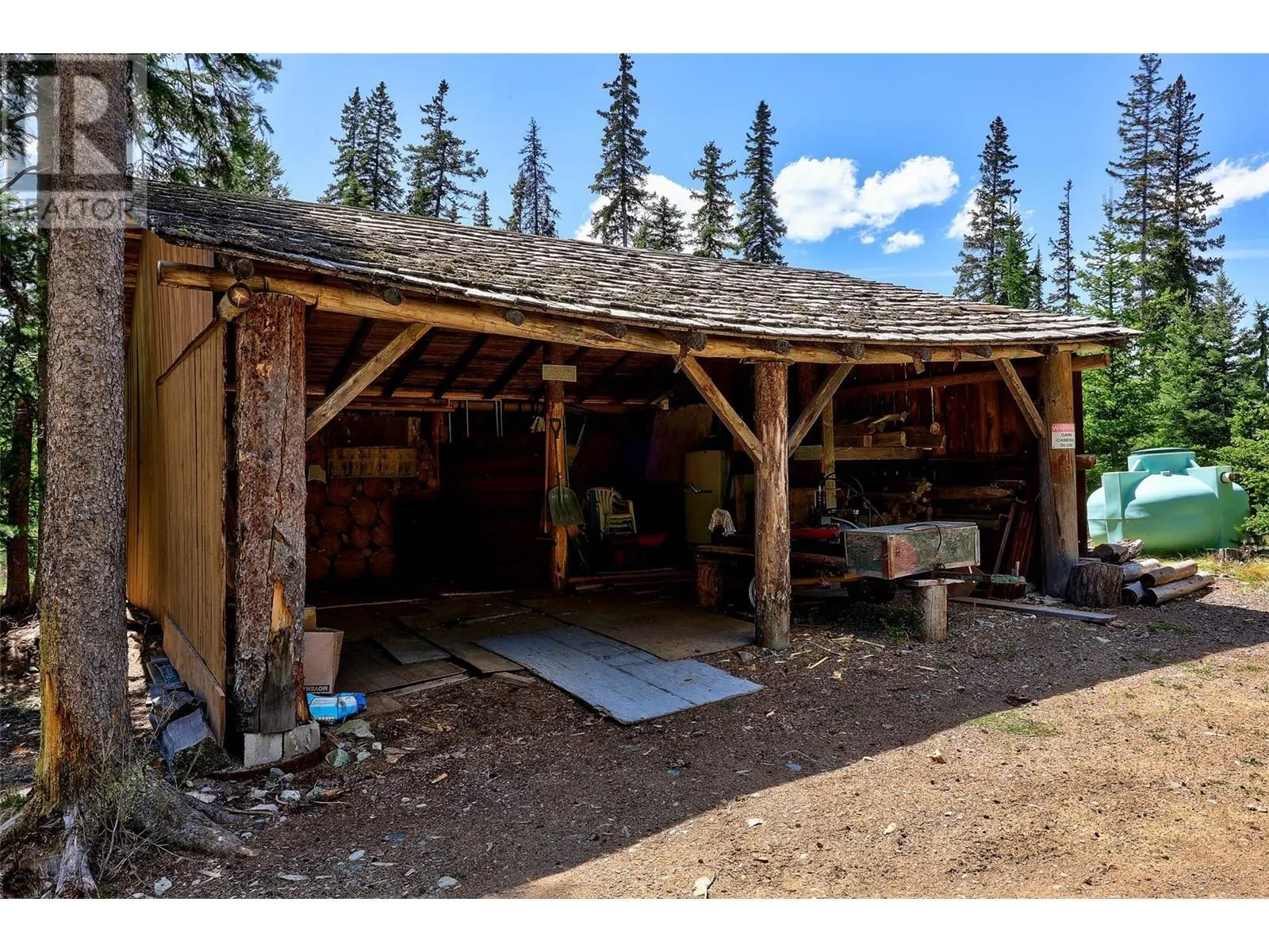 9437 Dominic Lake FSR Road