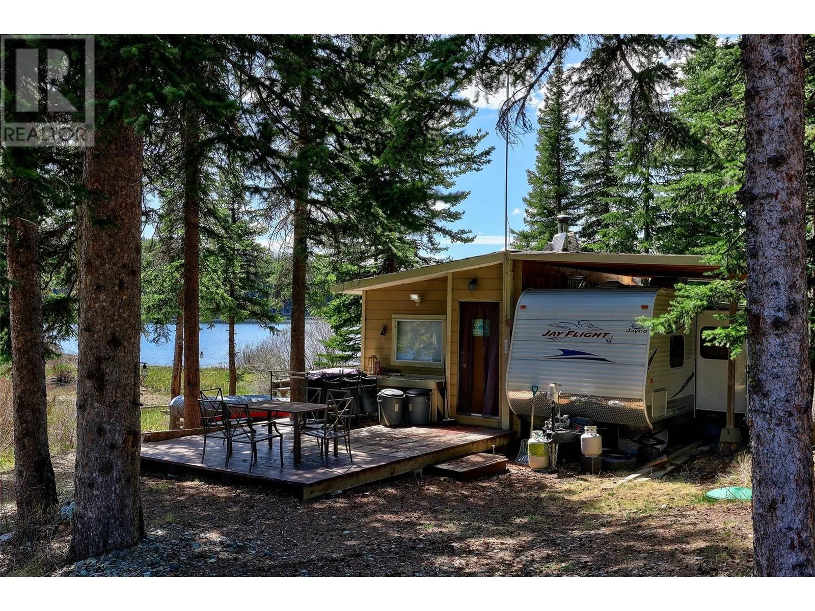9437 Dominic Lake FSR Road
