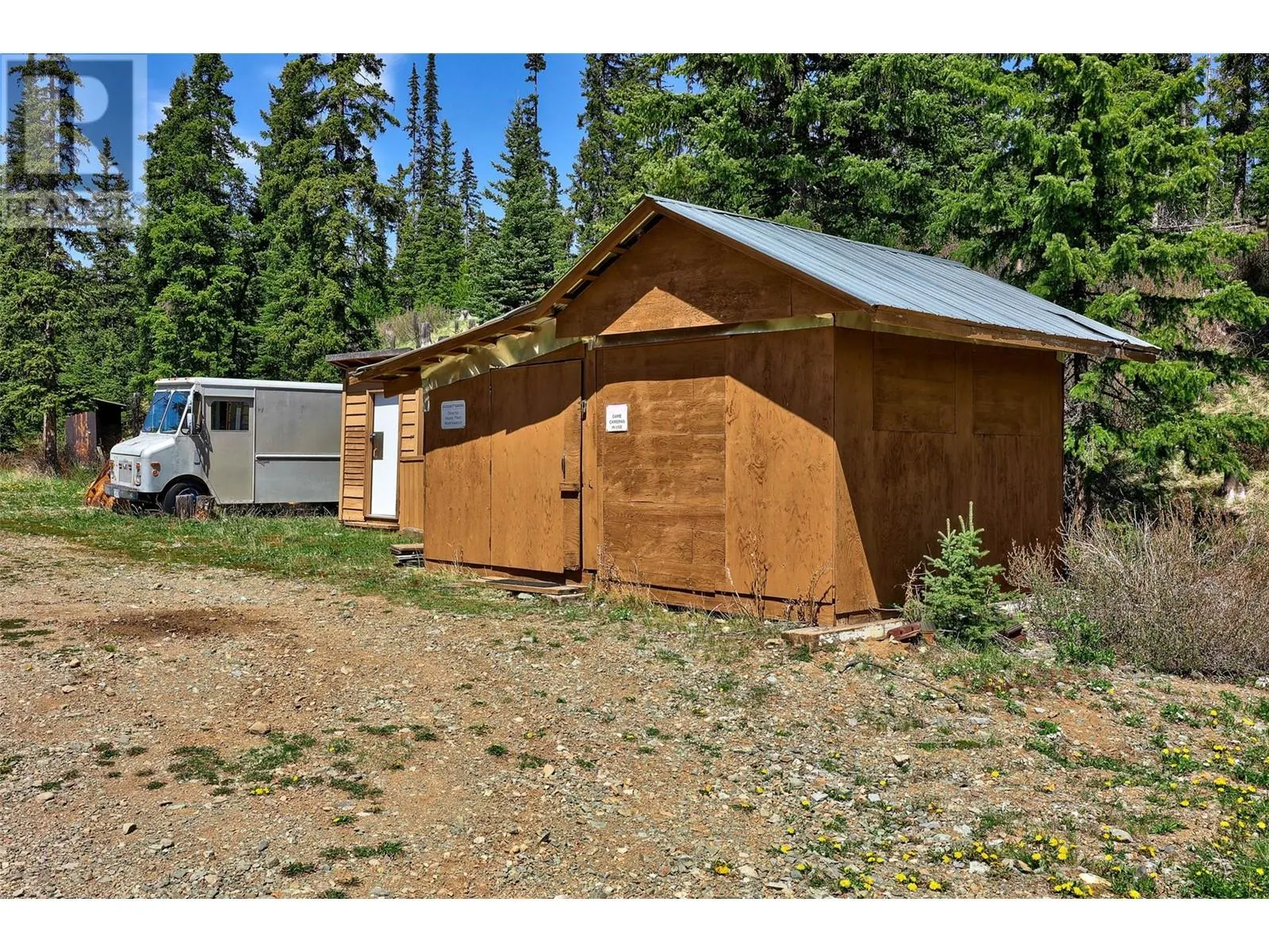 9437 Dominic Lake FSR Road