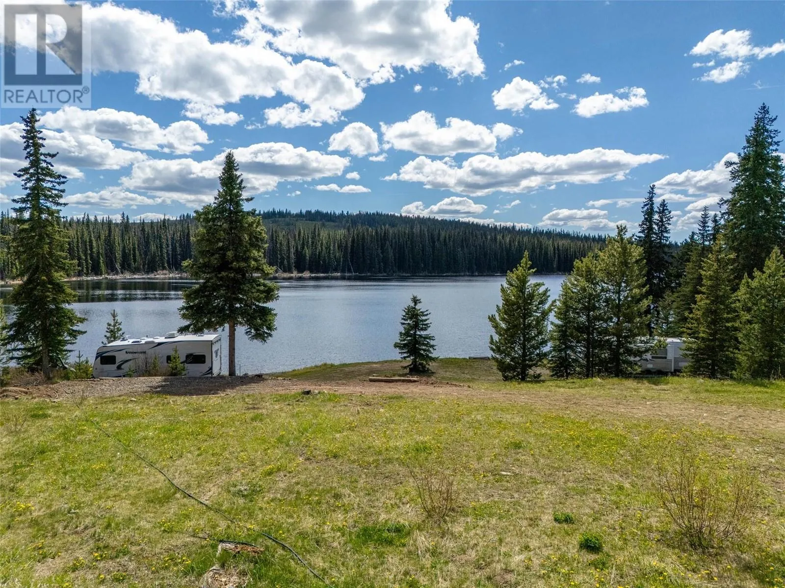 9437 Dominic Lake FSR Road