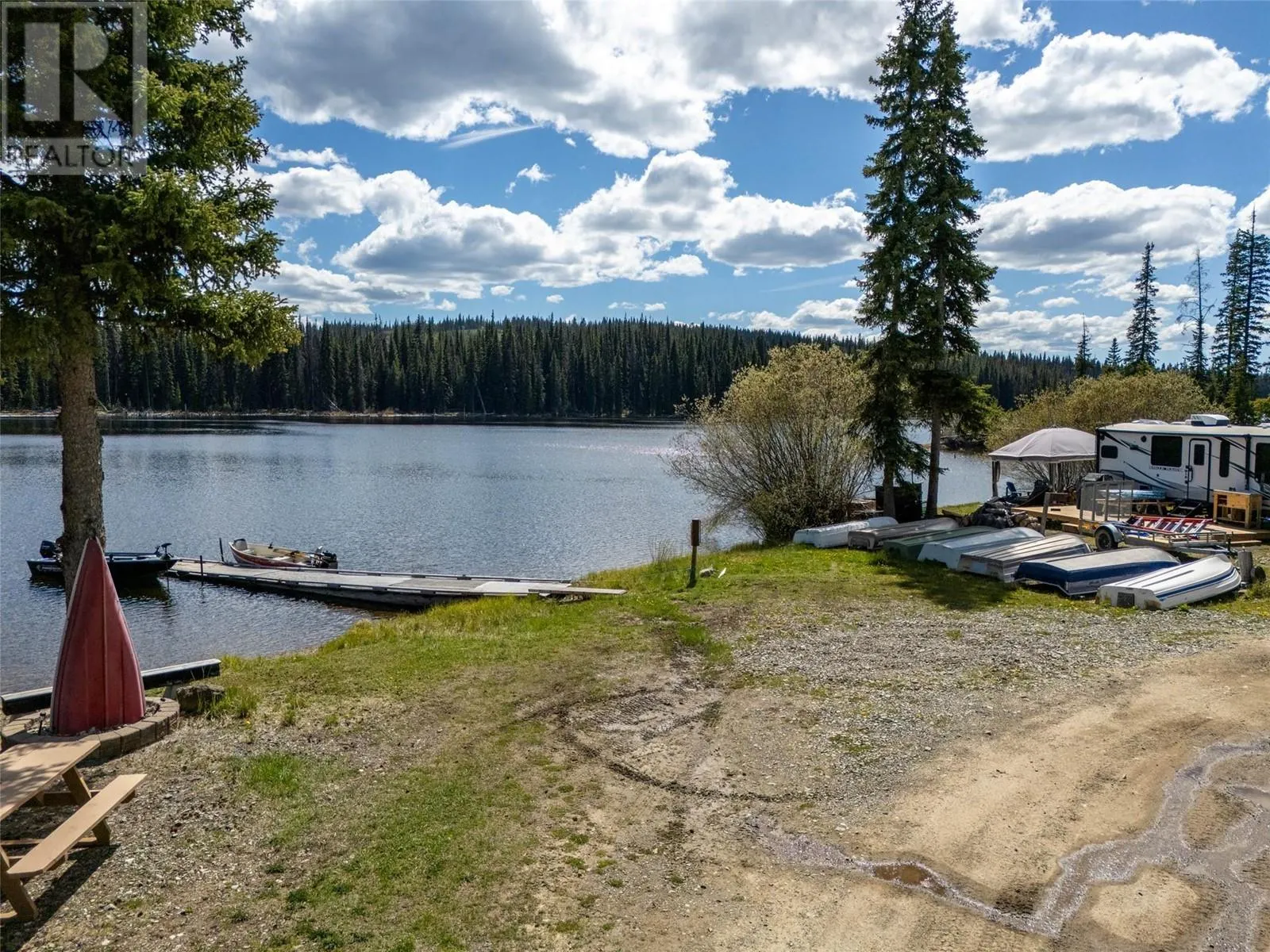 9437 Dominic Lake FSR Road