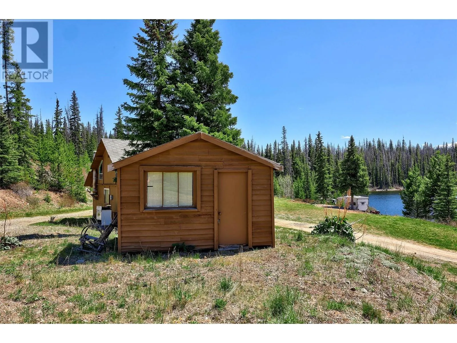 9437 Dominic Lake FSR Road