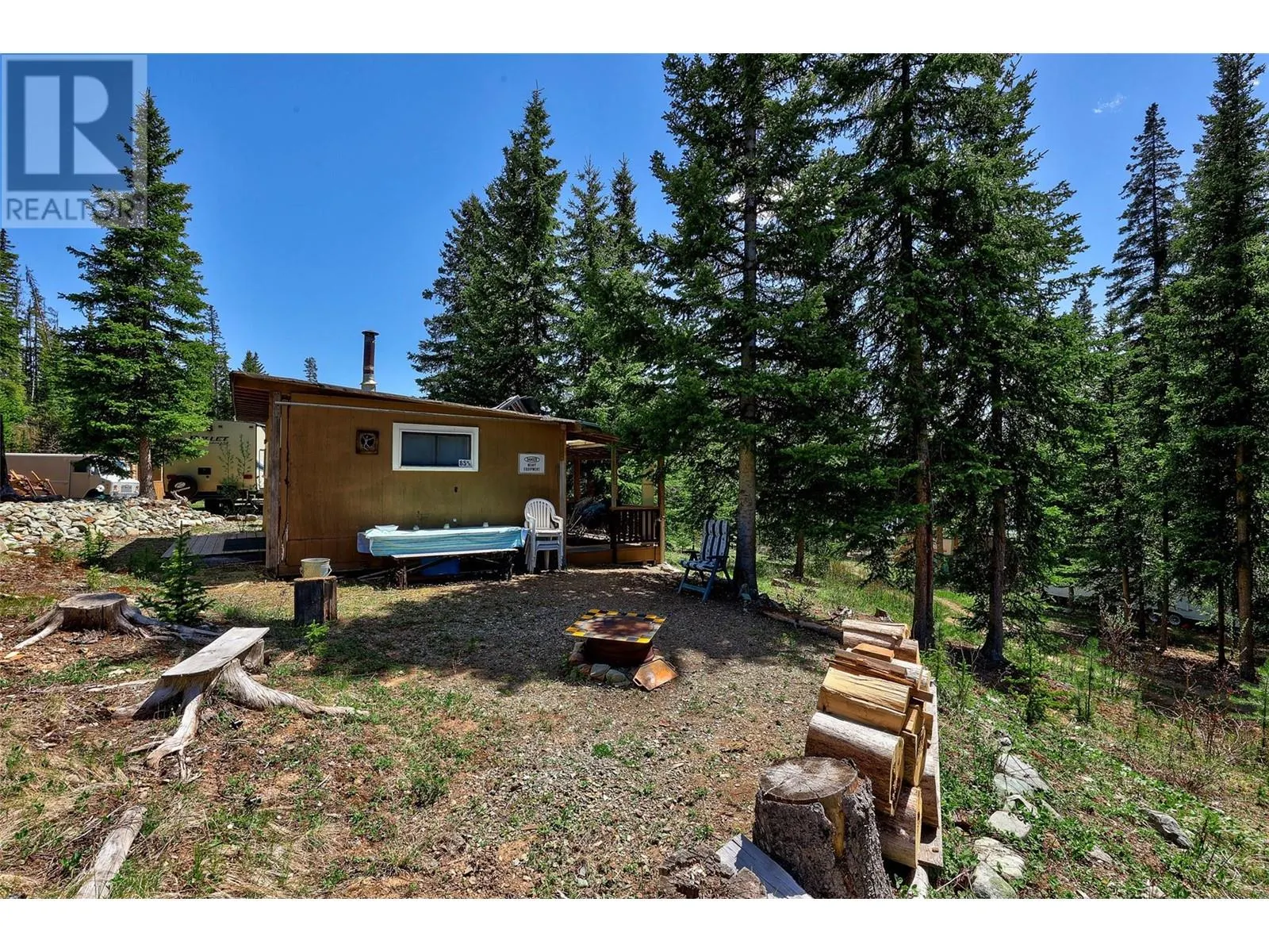 9437 Dominic Lake FSR Road