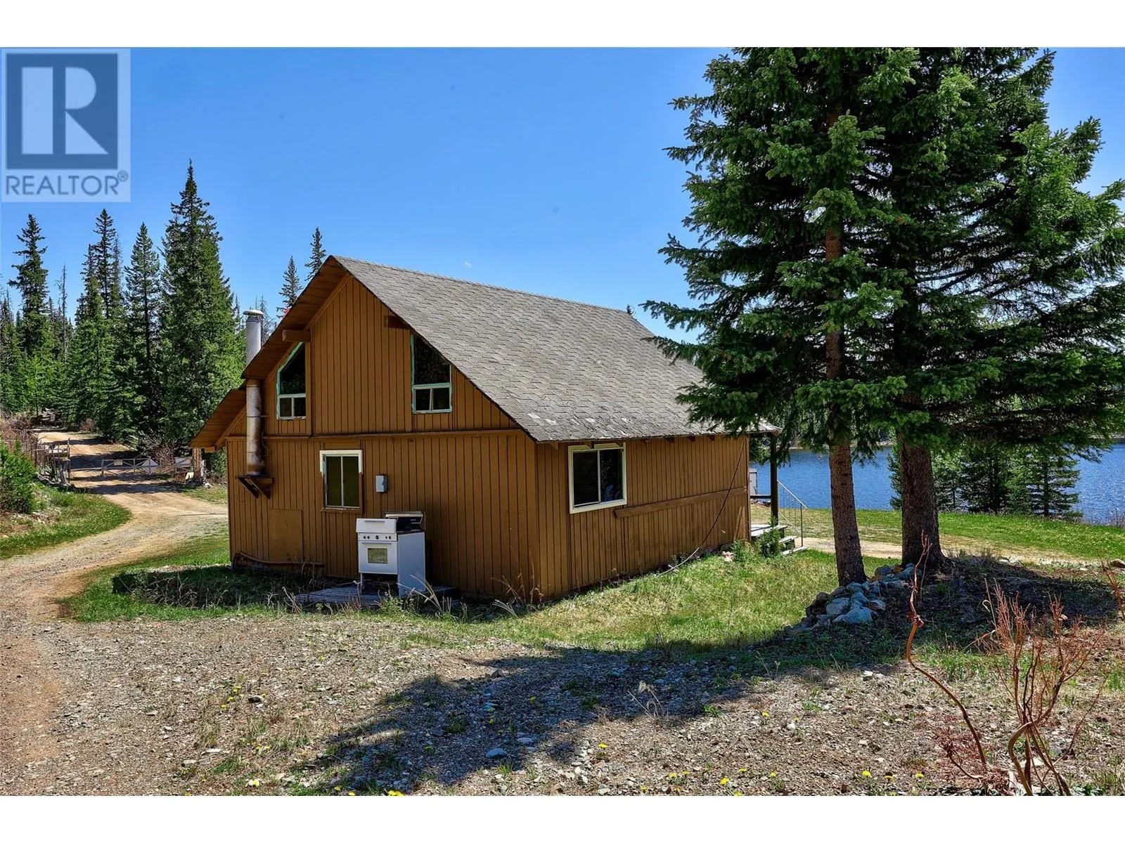 9437 Dominic Lake FSR Road