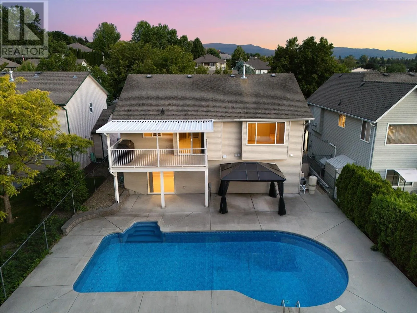 506 Harrop Avenue