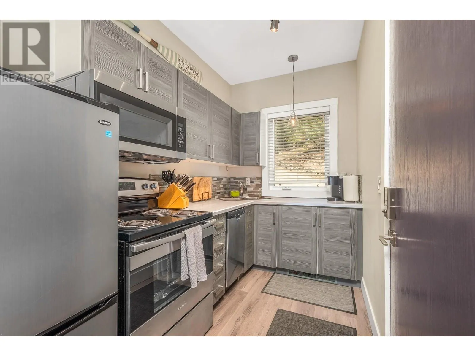 5846 Sunnybrae-Canoe Point Road