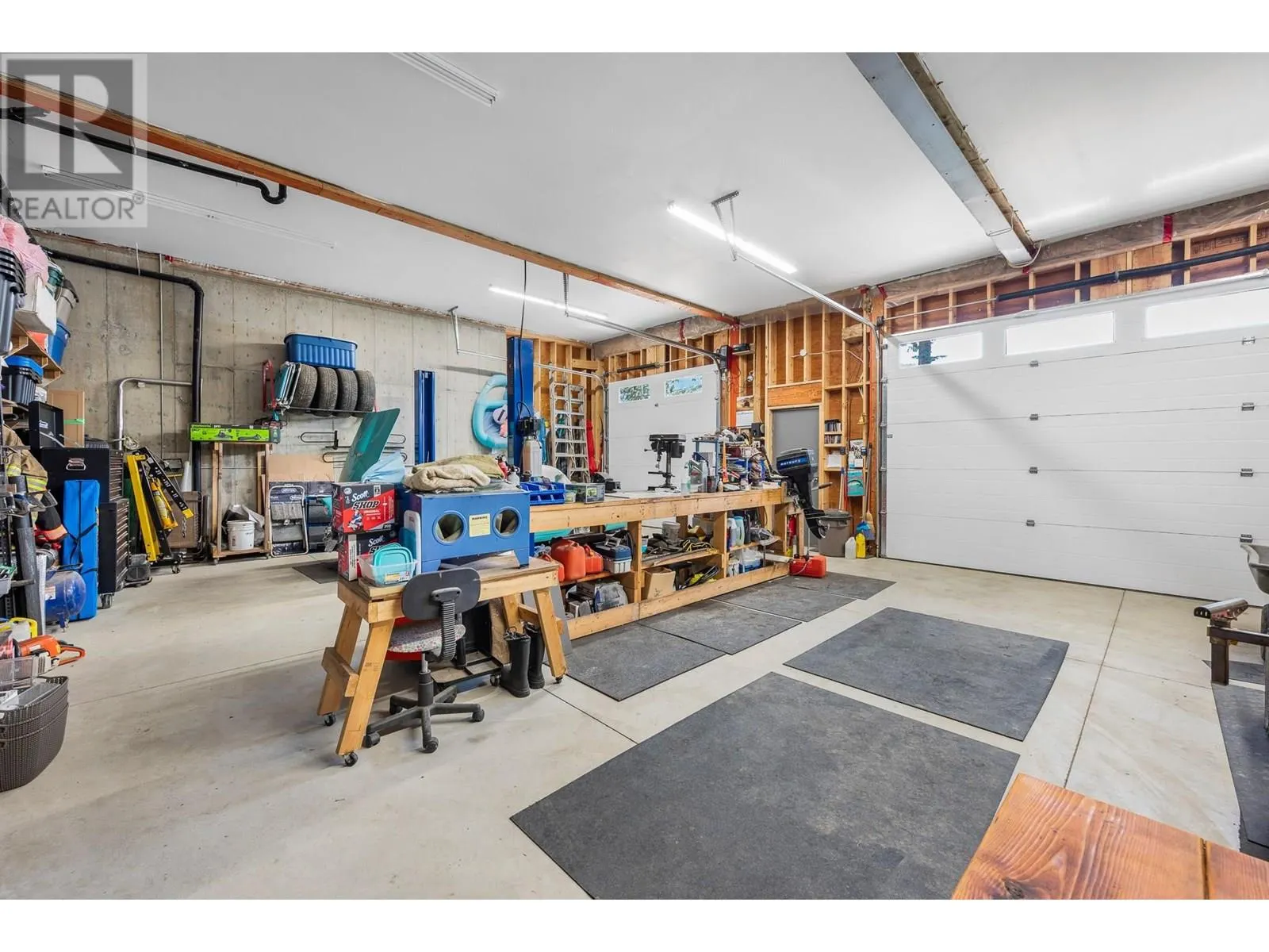 5846 Sunnybrae-Canoe Point Road