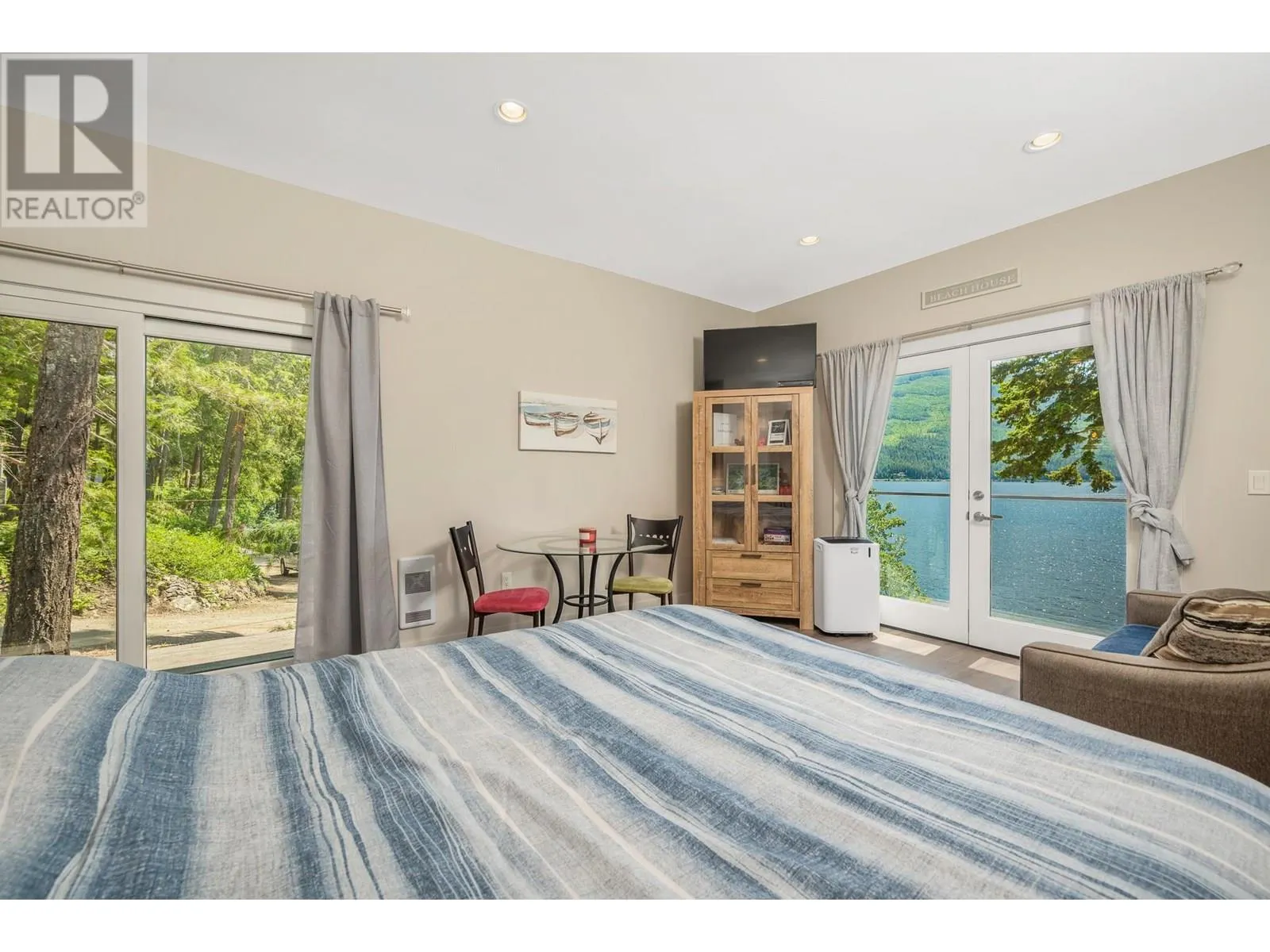 5846 Sunnybrae-Canoe Point Road