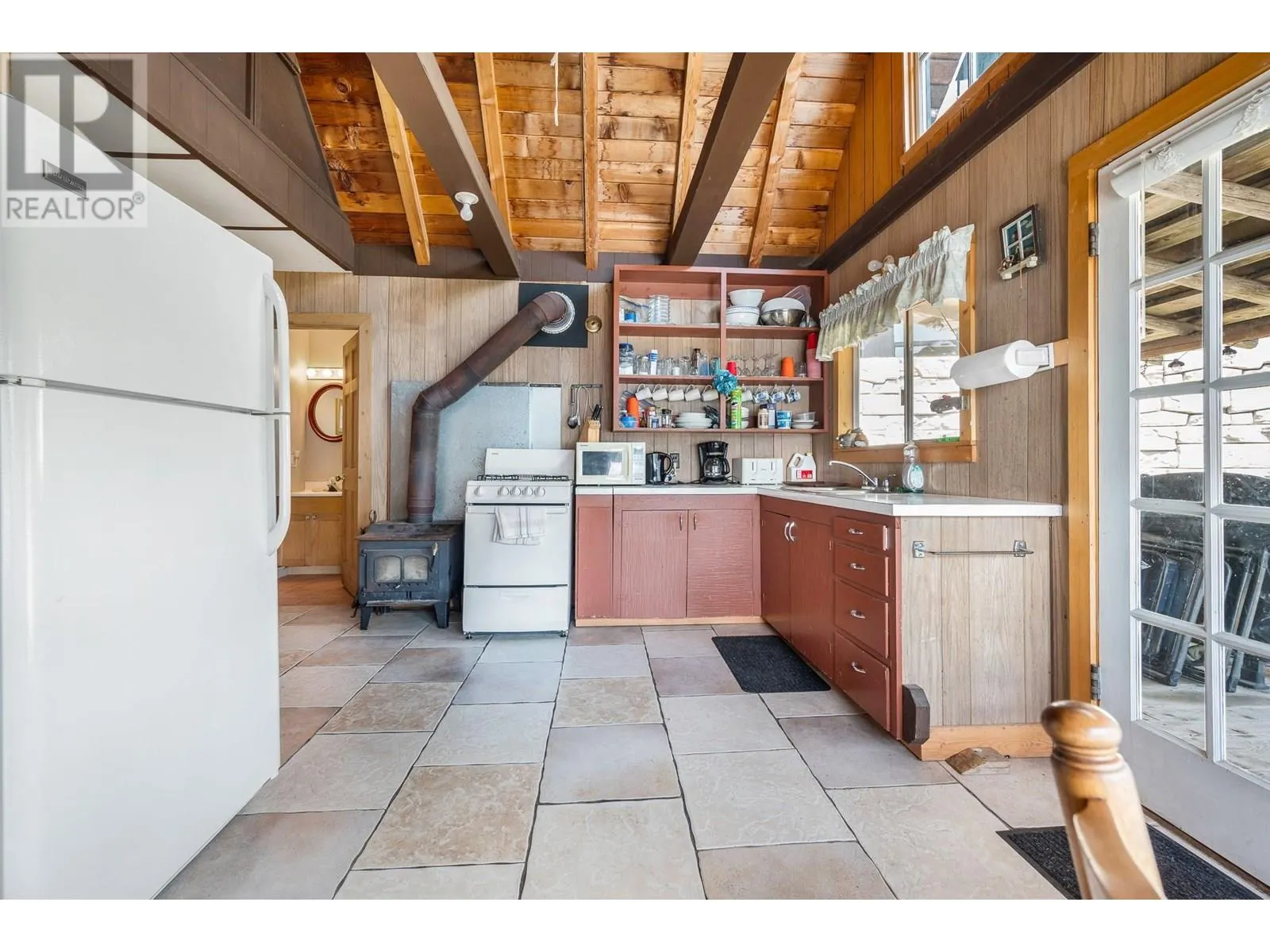 5846 Sunnybrae-Canoe Point Road