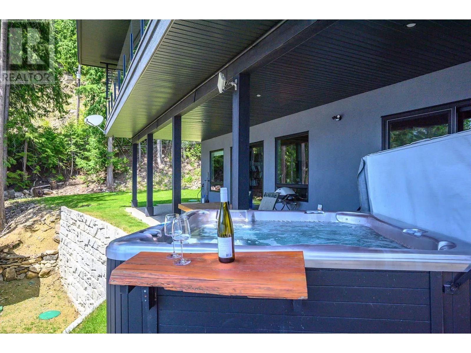 5846 Sunnybrae-Canoe Point Road