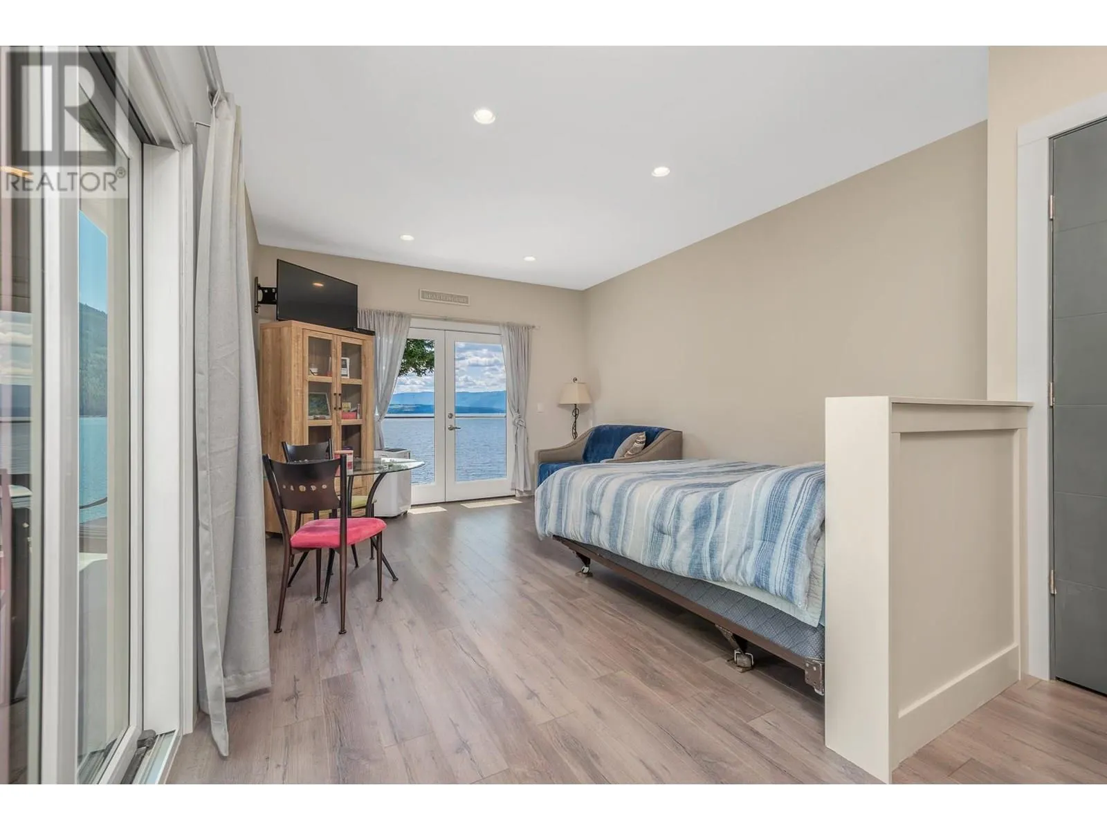 5846 Sunnybrae-Canoe Point Road