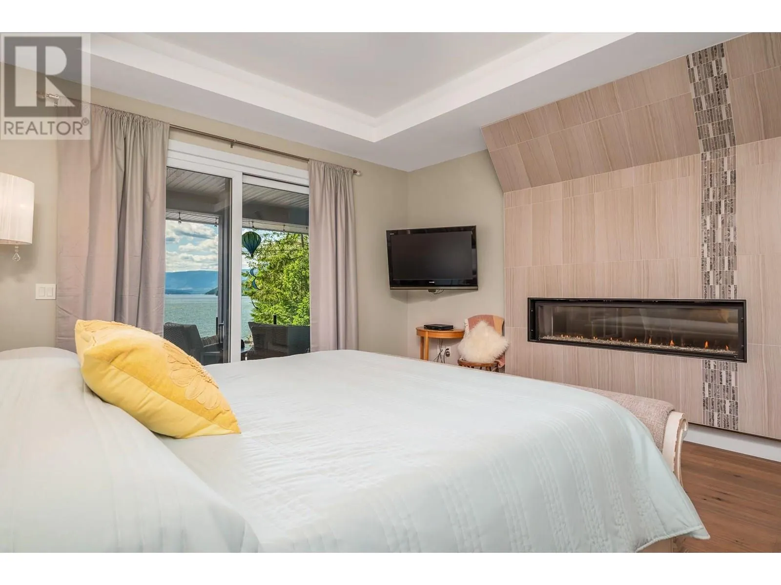 5846 Sunnybrae-Canoe Point Road